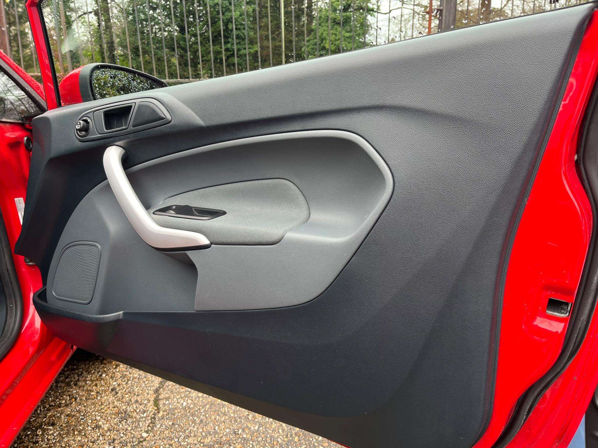 2011 FORD FIESTA 2011 FORD FIESTA