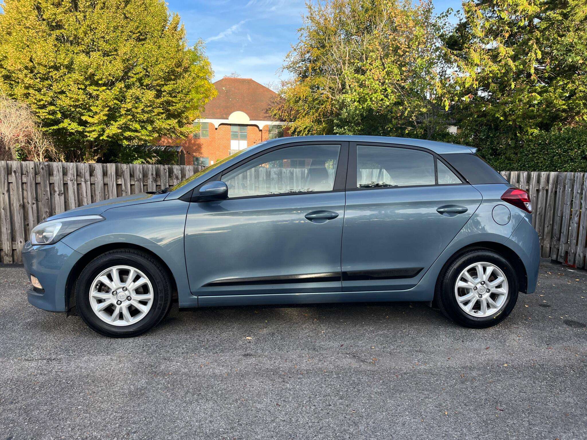 A 2017 HYUNDAI I20 1.2 SE Euro 6 5dr A 2017 HYUNDAI I20 1.2 SE Euro 6 5dr