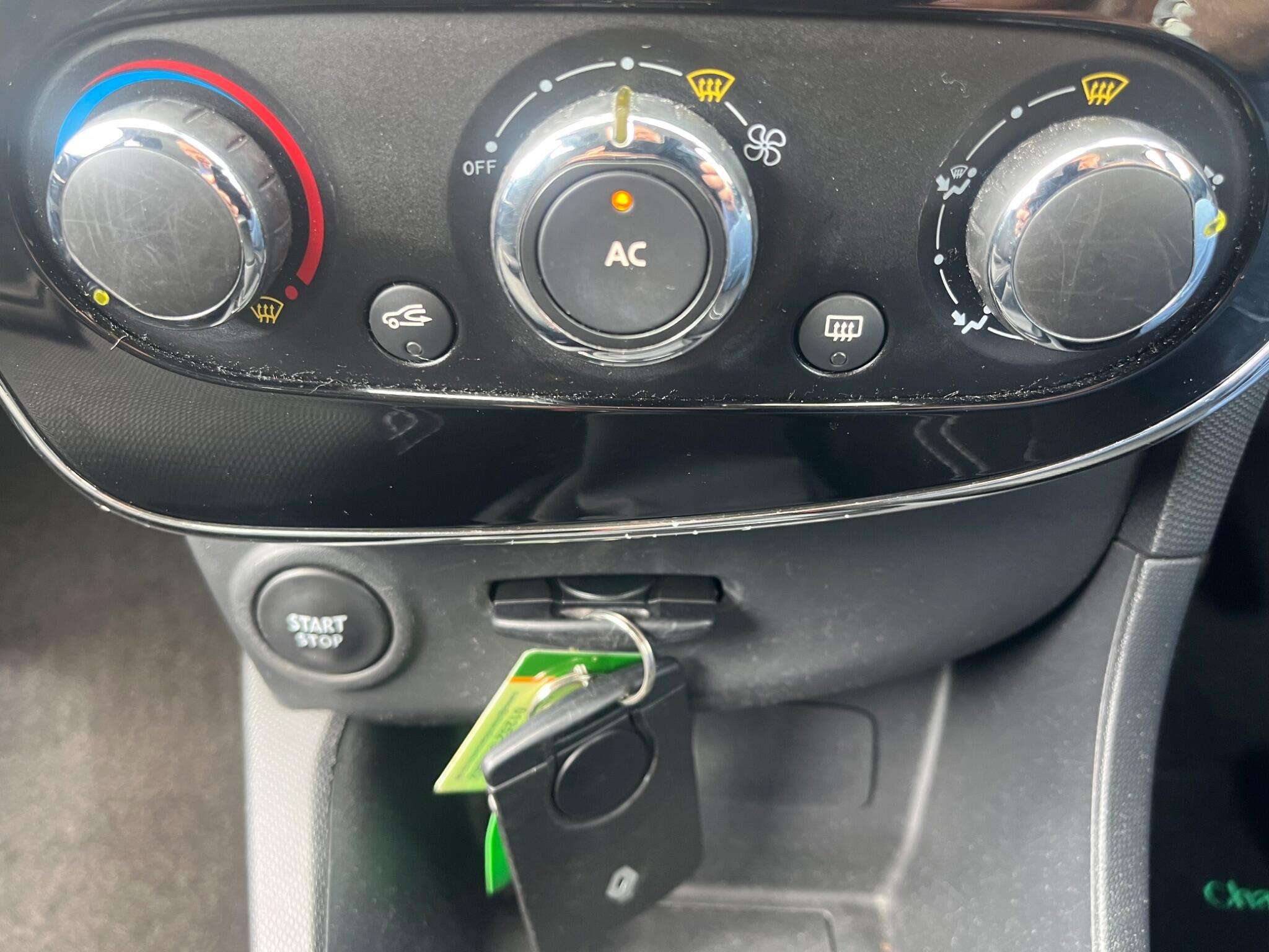2014 RENAULT CLIO 2014 RENAULT CLIO
