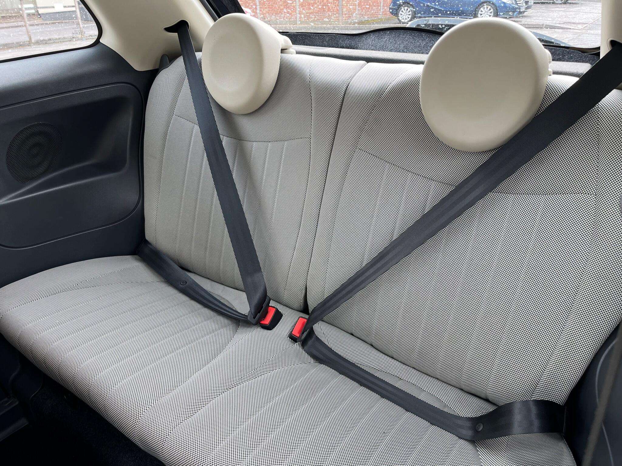 2011 FIAT 500 2011 FIAT 500