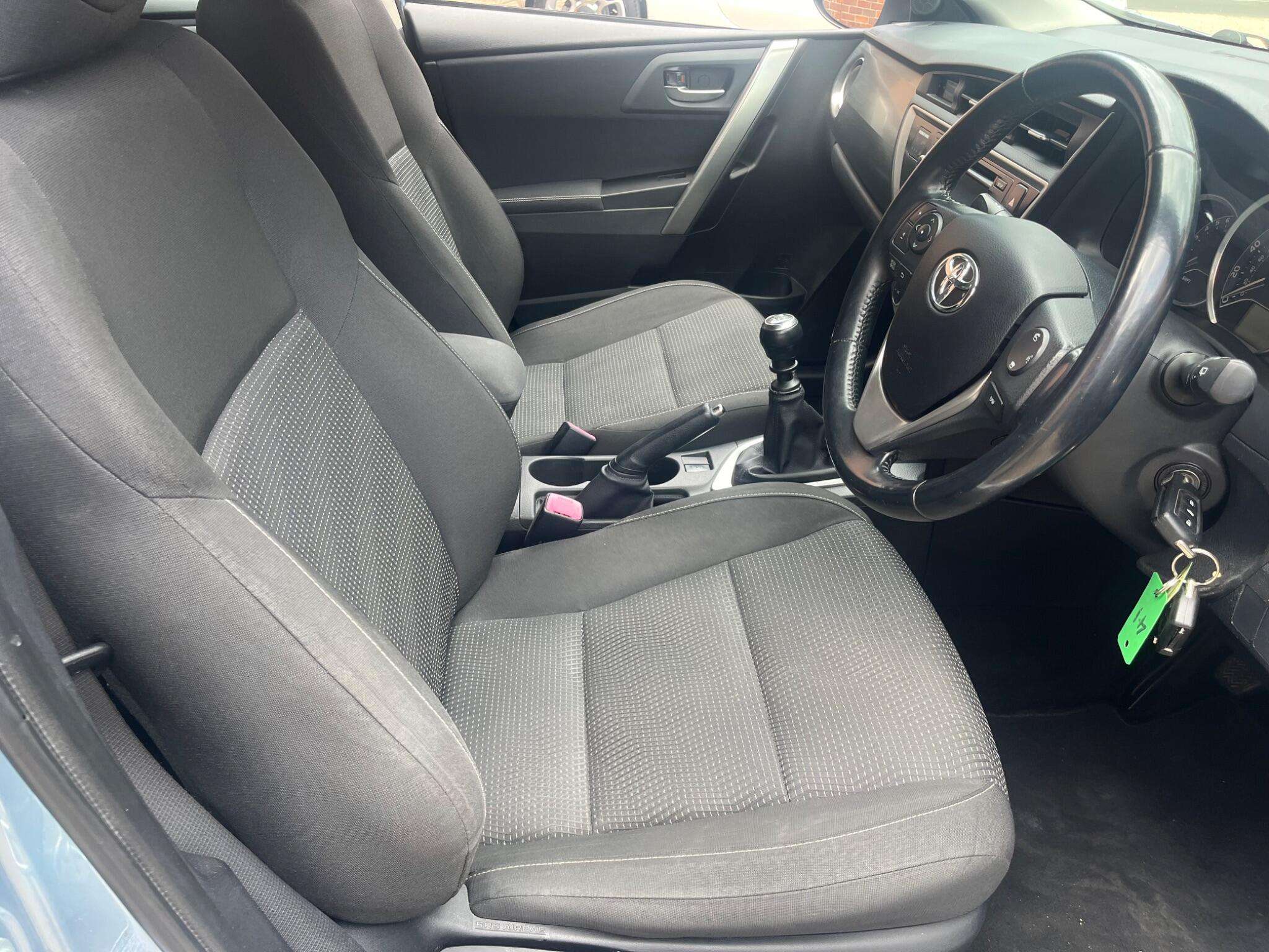 2014 TOYOTA AURIS 2014 TOYOTA AURIS
