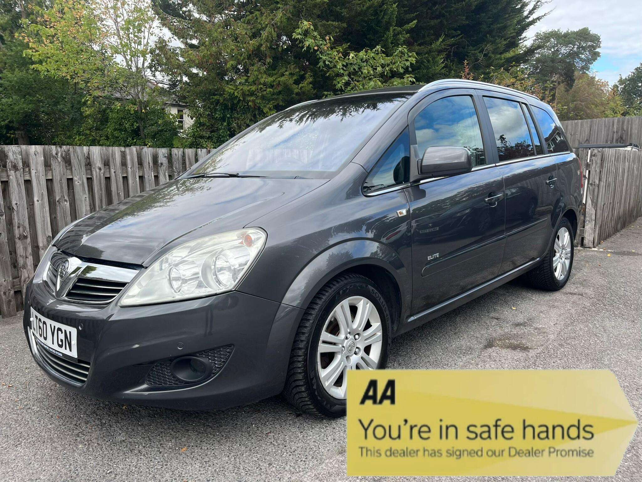 A 2010 VAUXHALL ZAFIRA 1.7 CDTi ecoFLEX Elite Euro 5 5dr A 2010 VAUXHALL ZAFIRA 1.7 CDTi ecoFLEX Elite Euro 5 5dr