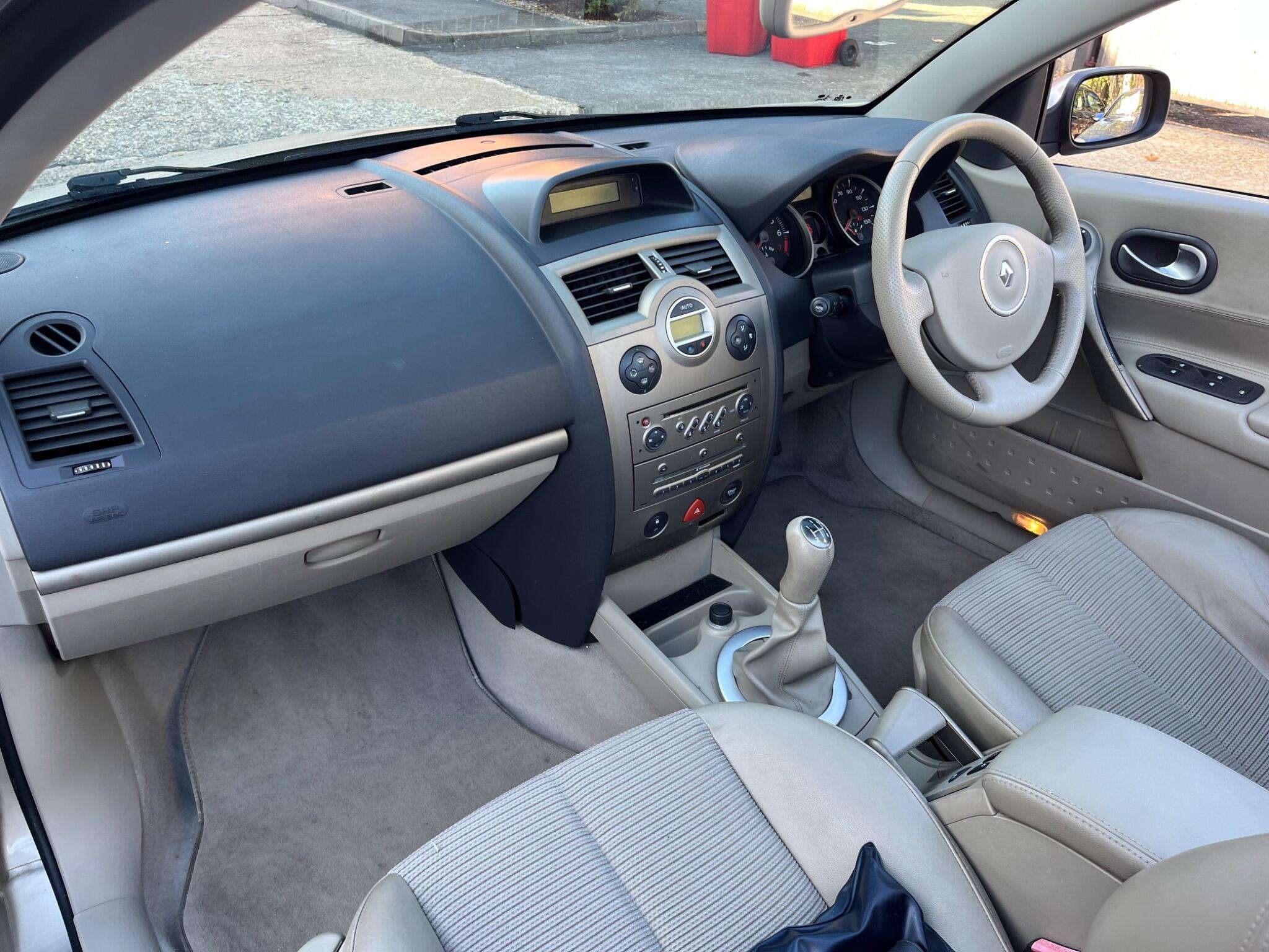 2006 RENAULT MEGANE 2006 RENAULT MEGANE