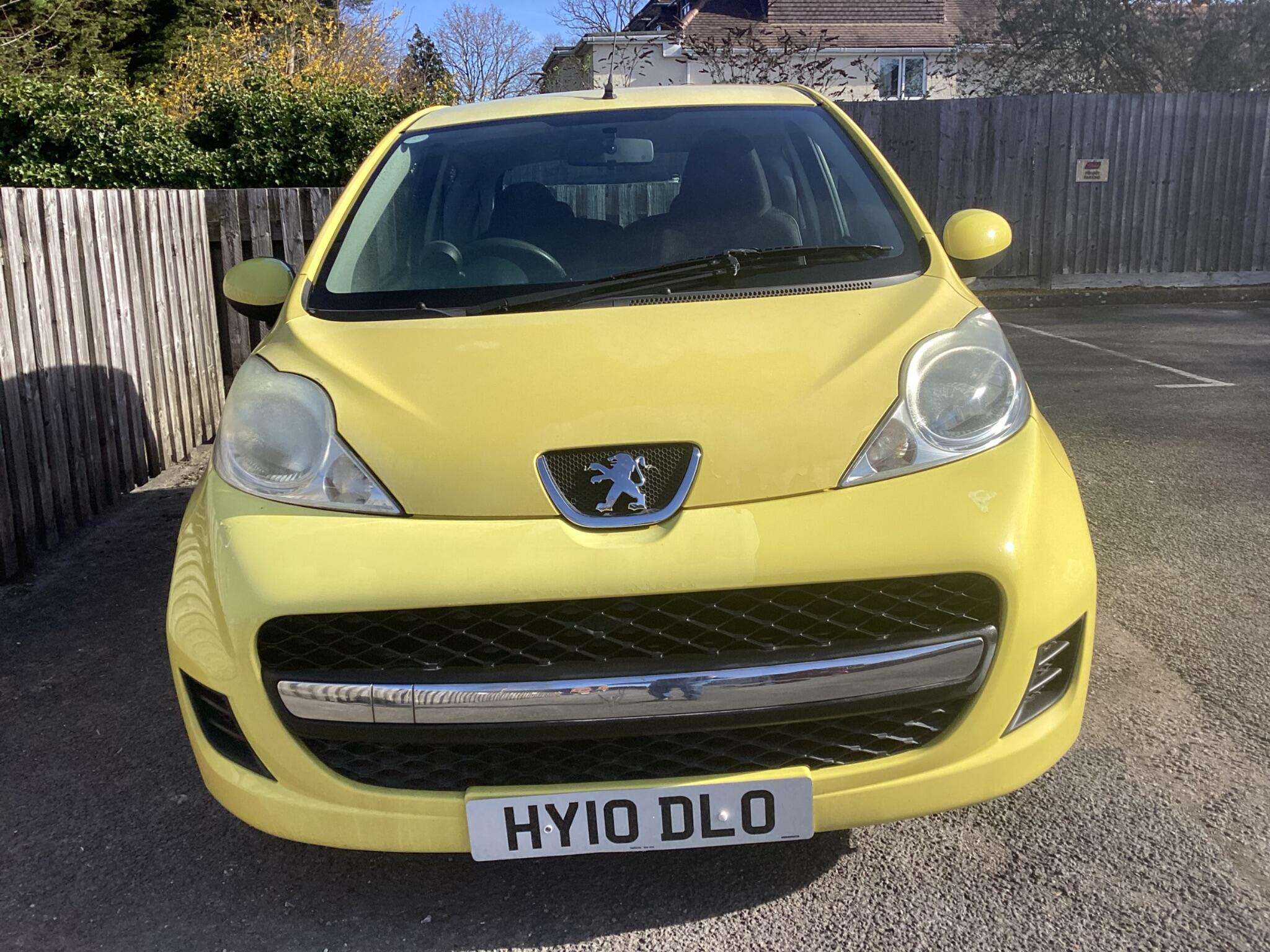 A 2010 PEUGEOT 107 1.0 12V Urban Euro 4 3dr A 2010 PEUGEOT 107 1.0 12V Urban Euro 4 3dr