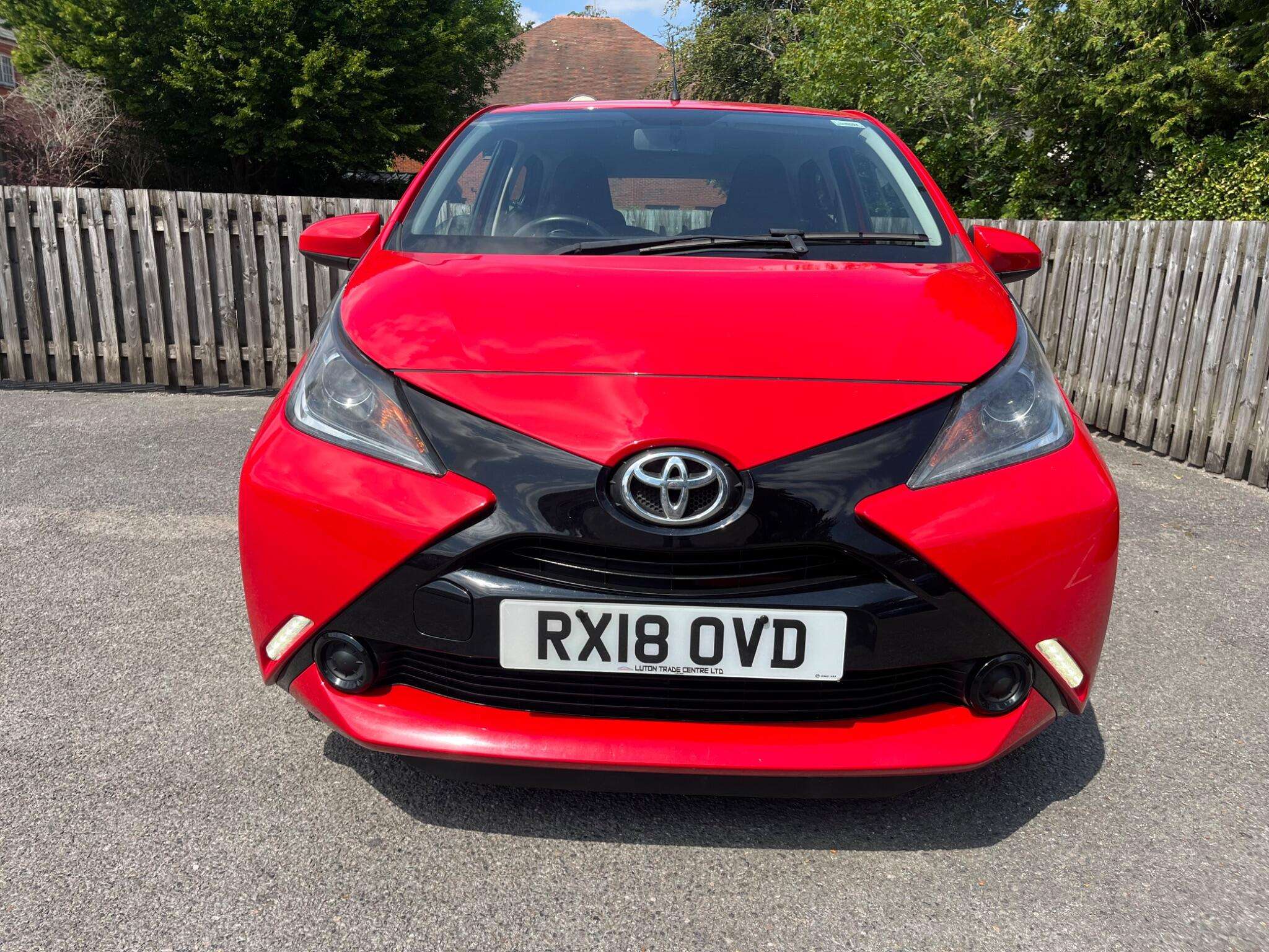 A 2018 TOYOTA AYGO 1.0 VVT-i x-play Euro 6 5dr A 2018 TOYOTA AYGO 1.0 VVT-i x-play Euro 6 5dr