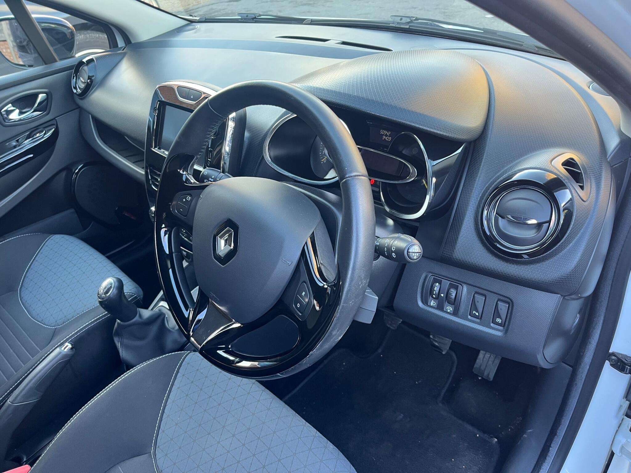2014 RENAULT CLIO 2014 RENAULT CLIO