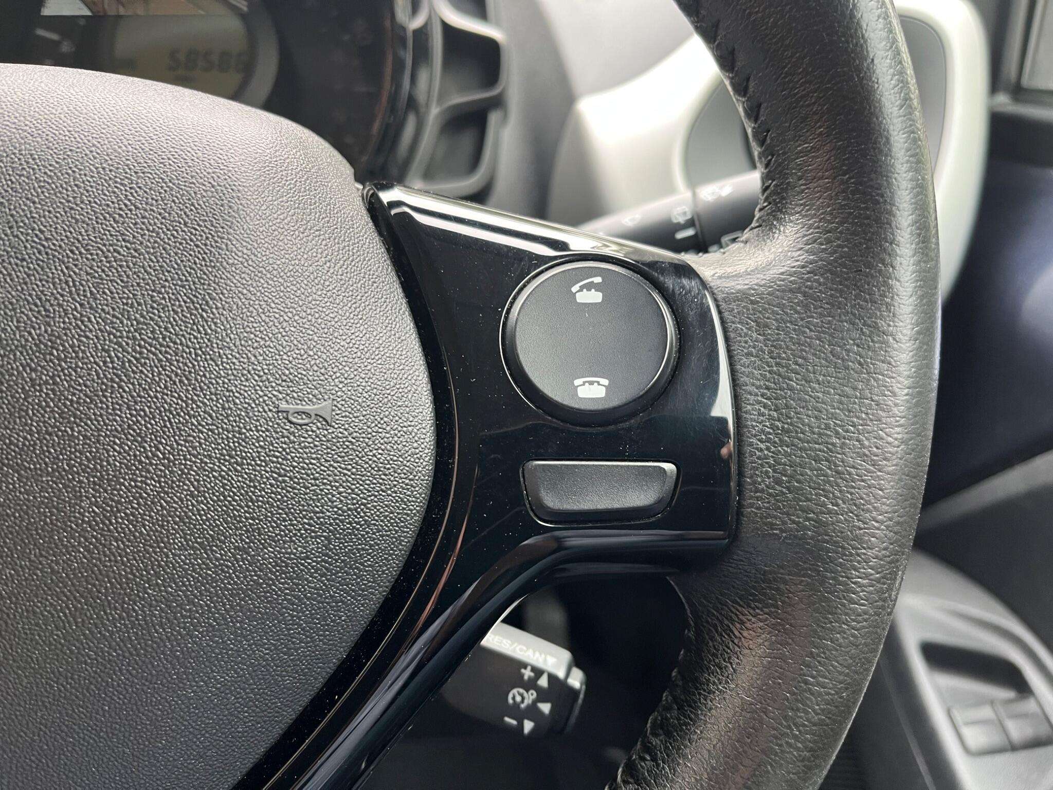 2015 PEUGEOT 108 2015 PEUGEOT 108