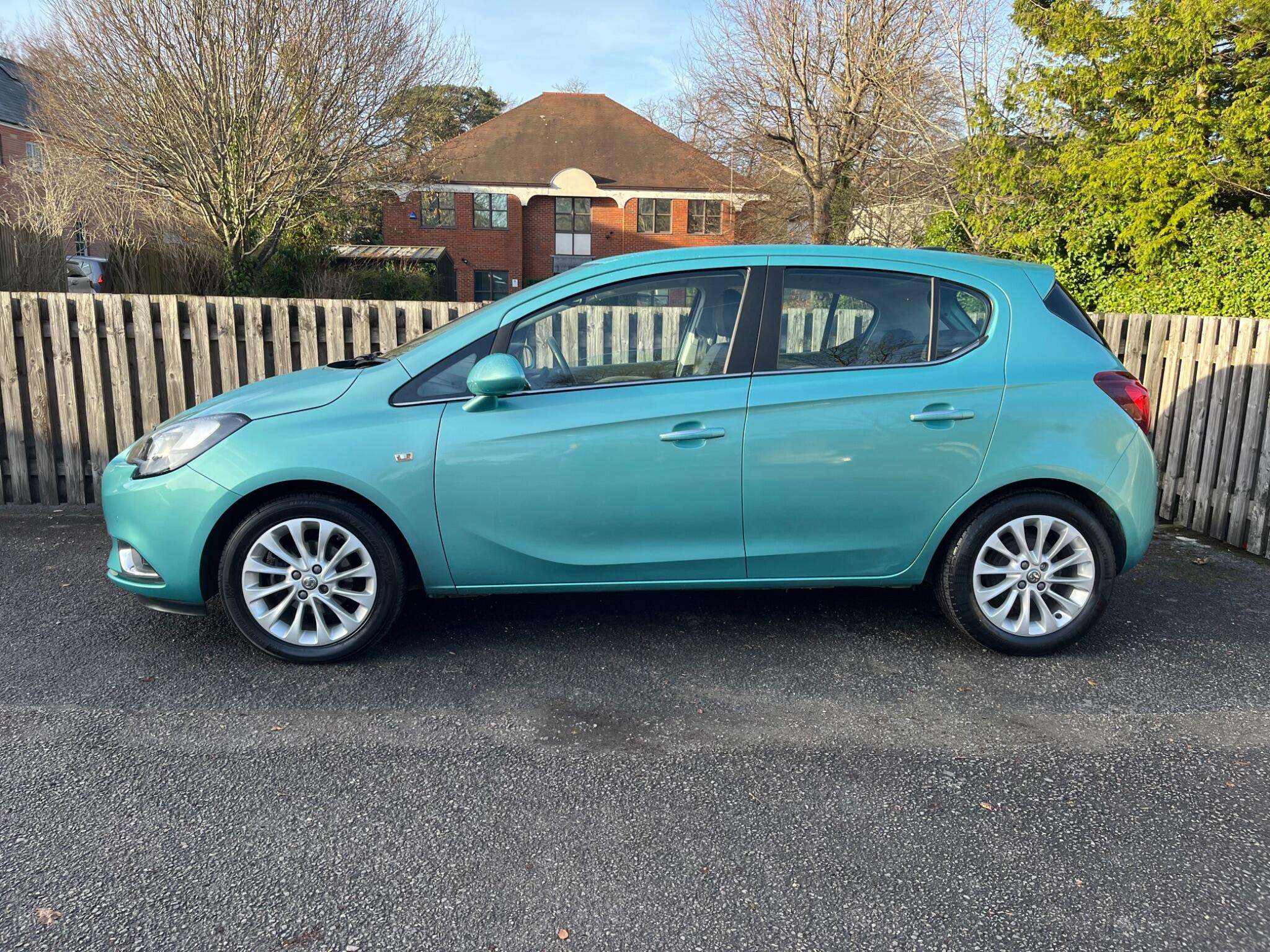 A 2015 VAUXHALL CORSA 1.2i SE Euro 6 5dr A 2015 VAUXHALL CORSA 1.2i SE Euro 6 5dr