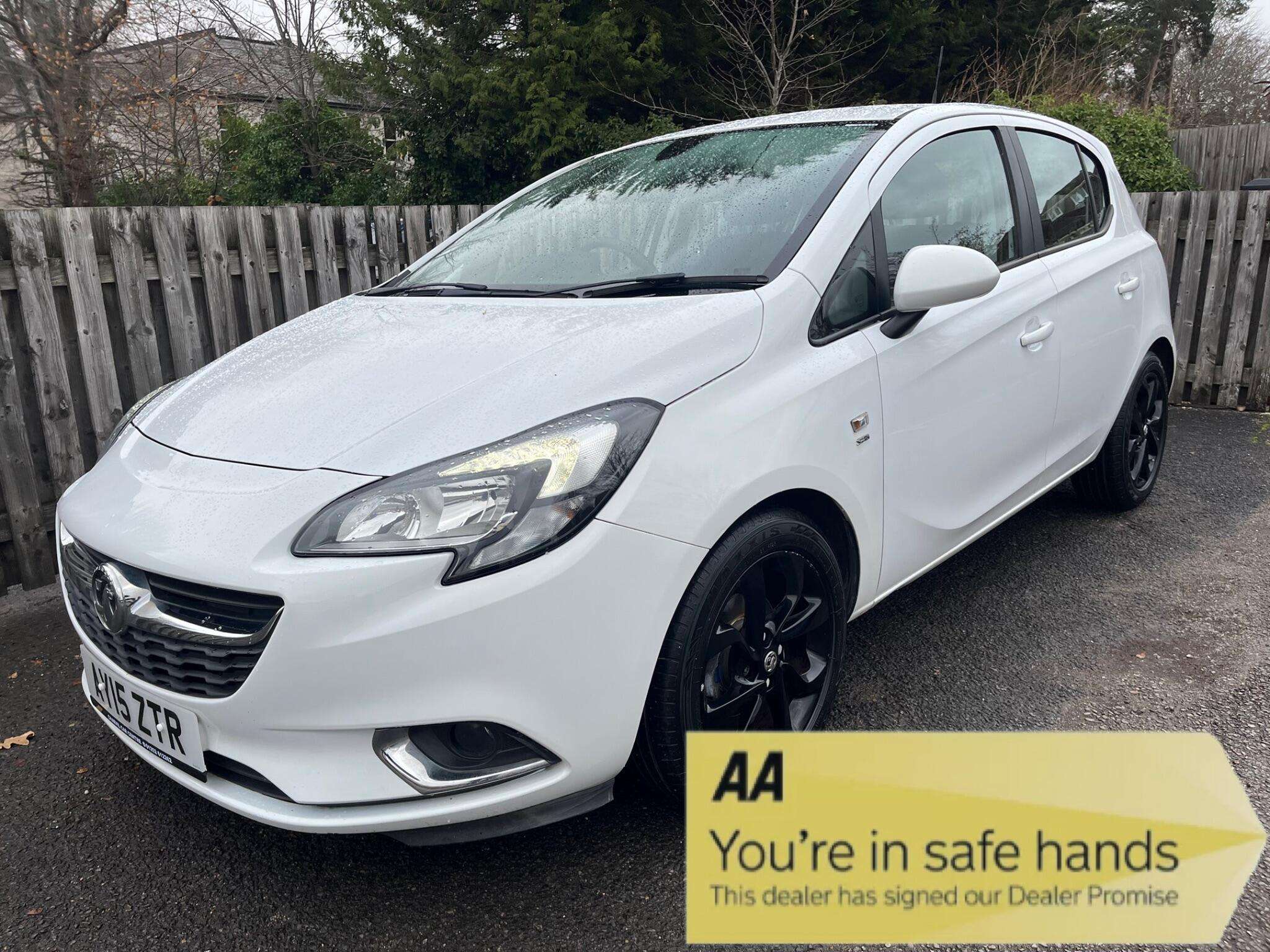 A 2015 VAUXHALL CORSA 1.4i ecoFLEX SRi Euro 6 5dr A 2015 VAUXHALL CORSA 1.4i ecoFLEX SRi Euro 6 5dr