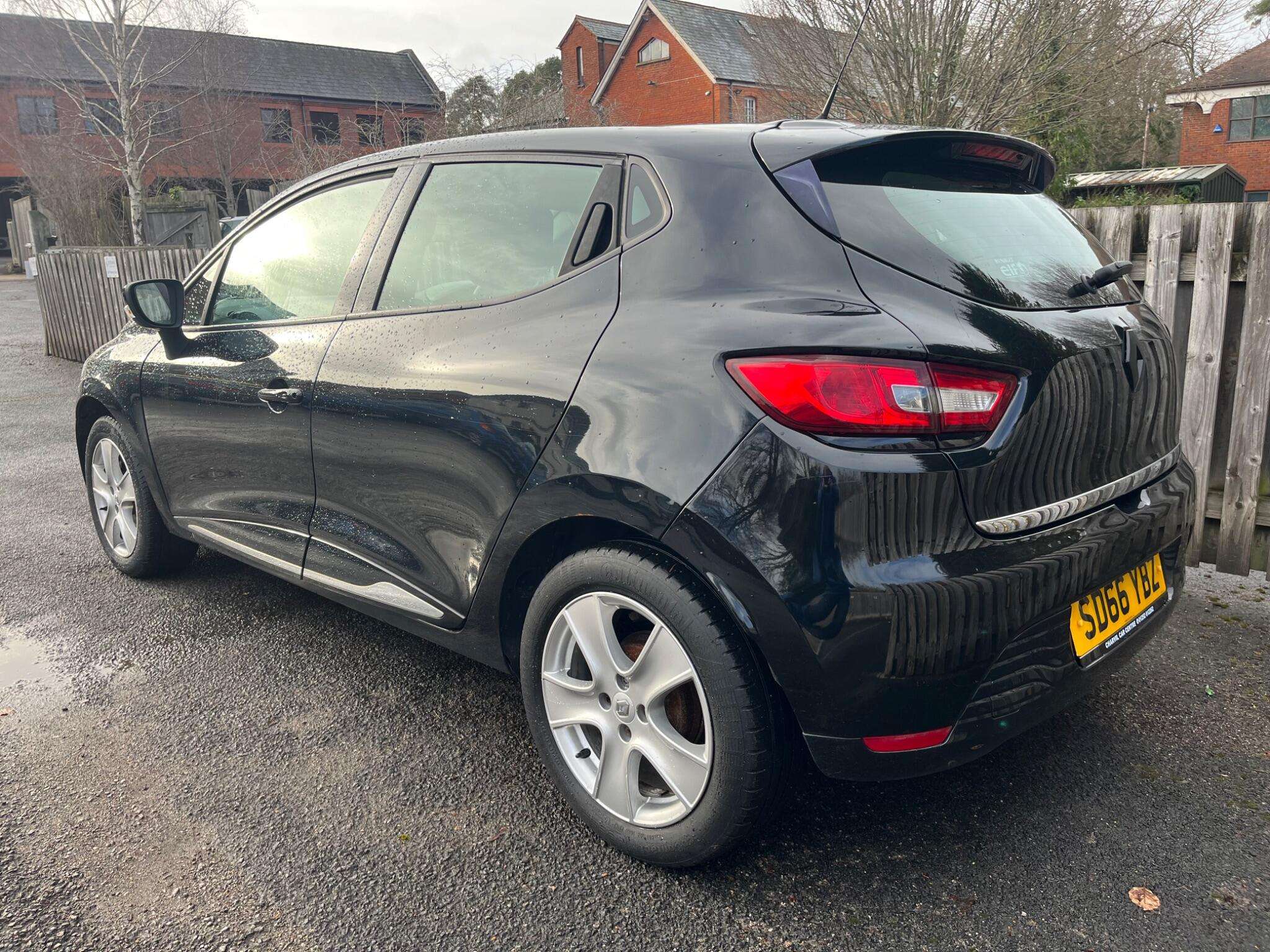 A 2016 RENAULT CLIO 1.2 16V Dynamique Nav Euro 6 5dr A 2016 RENAULT CLIO 1.2 16V Dynamique Nav Euro 6 5dr