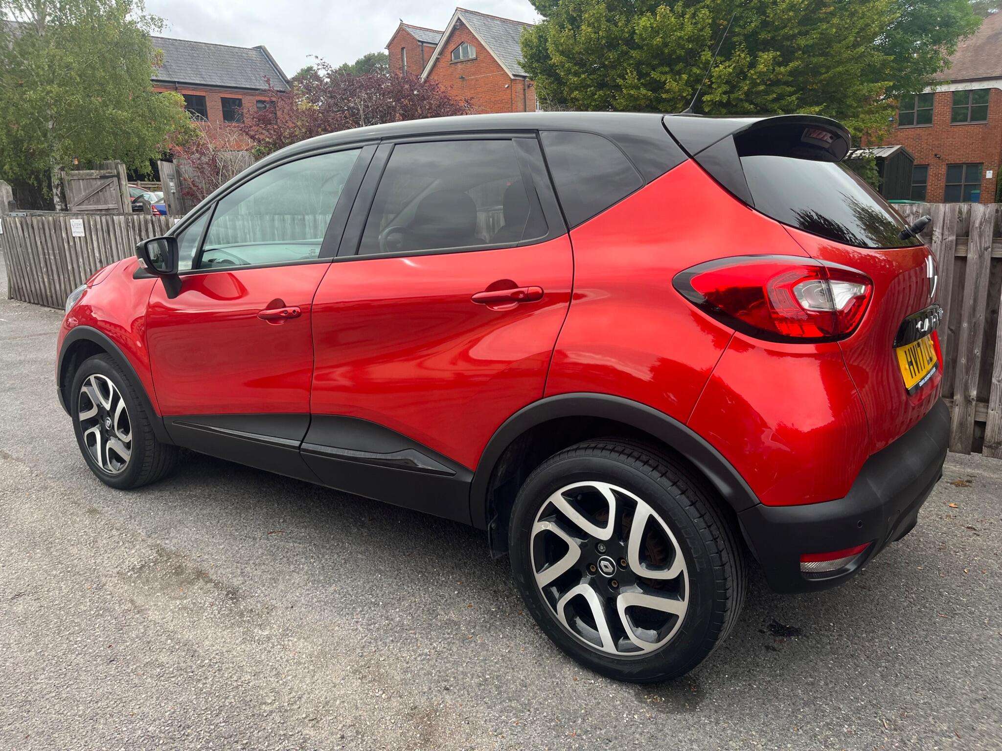 A 2017 RENAULT CAPTUR 0.9 TCe ENERGY Dynamique S Nav Euro 6 (s/s) 5dr A 2017 RENAULT CAPTUR 0.9 TCe ENERGY Dynamique S Nav Euro 6 (s/s) 5dr