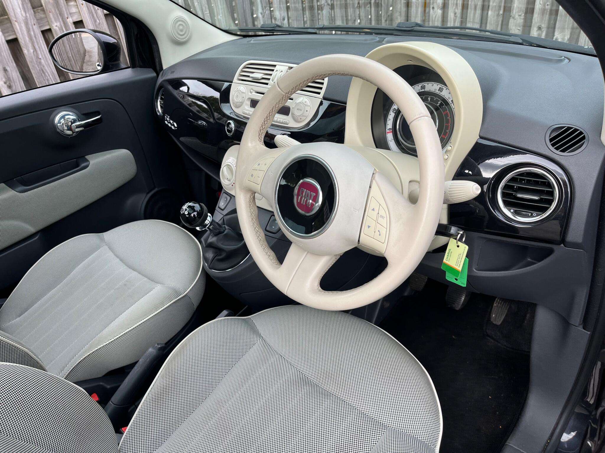 2011 FIAT 500 2011 FIAT 500