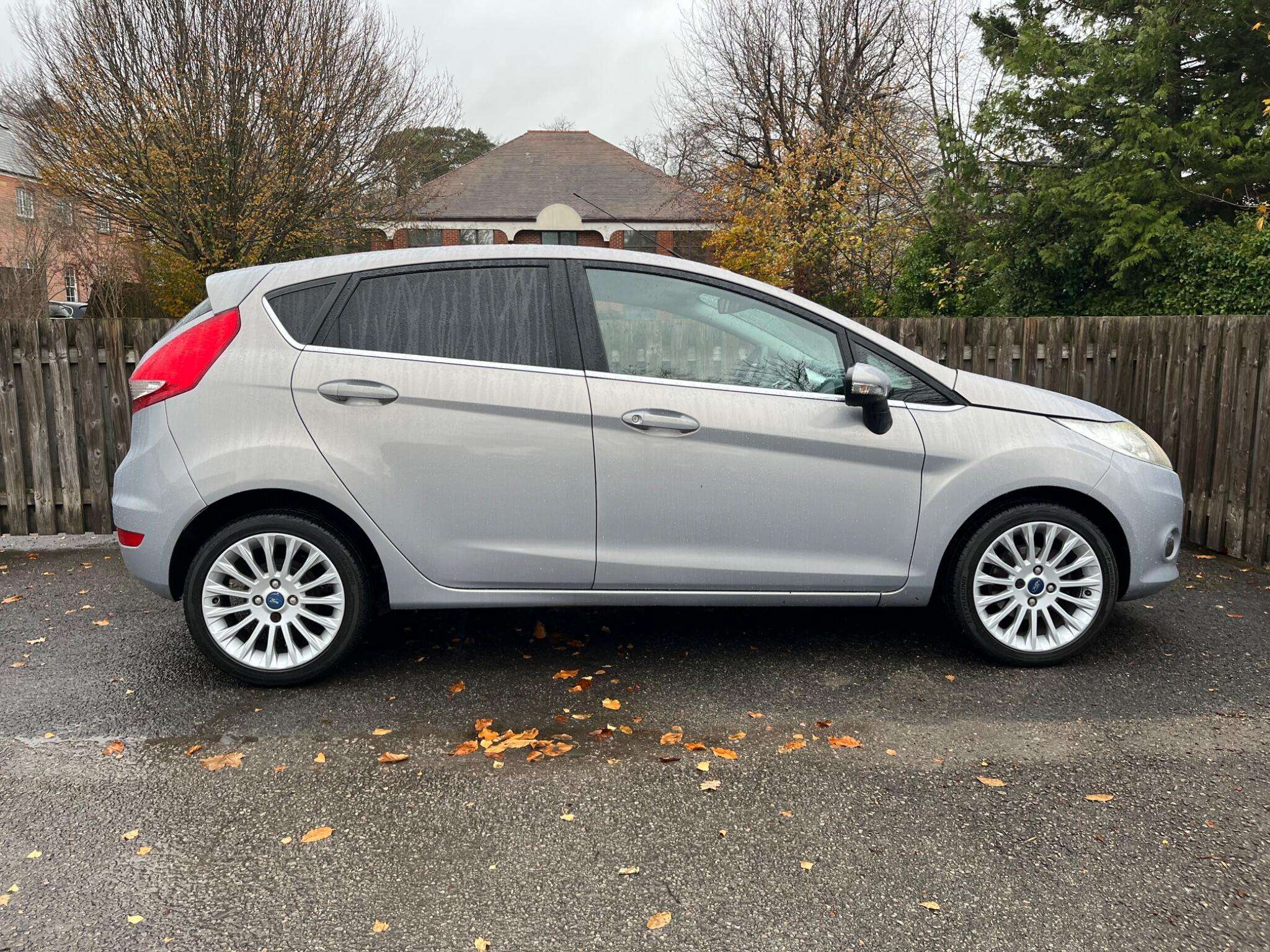 2011 FORD FIESTA 2011 FORD FIESTA