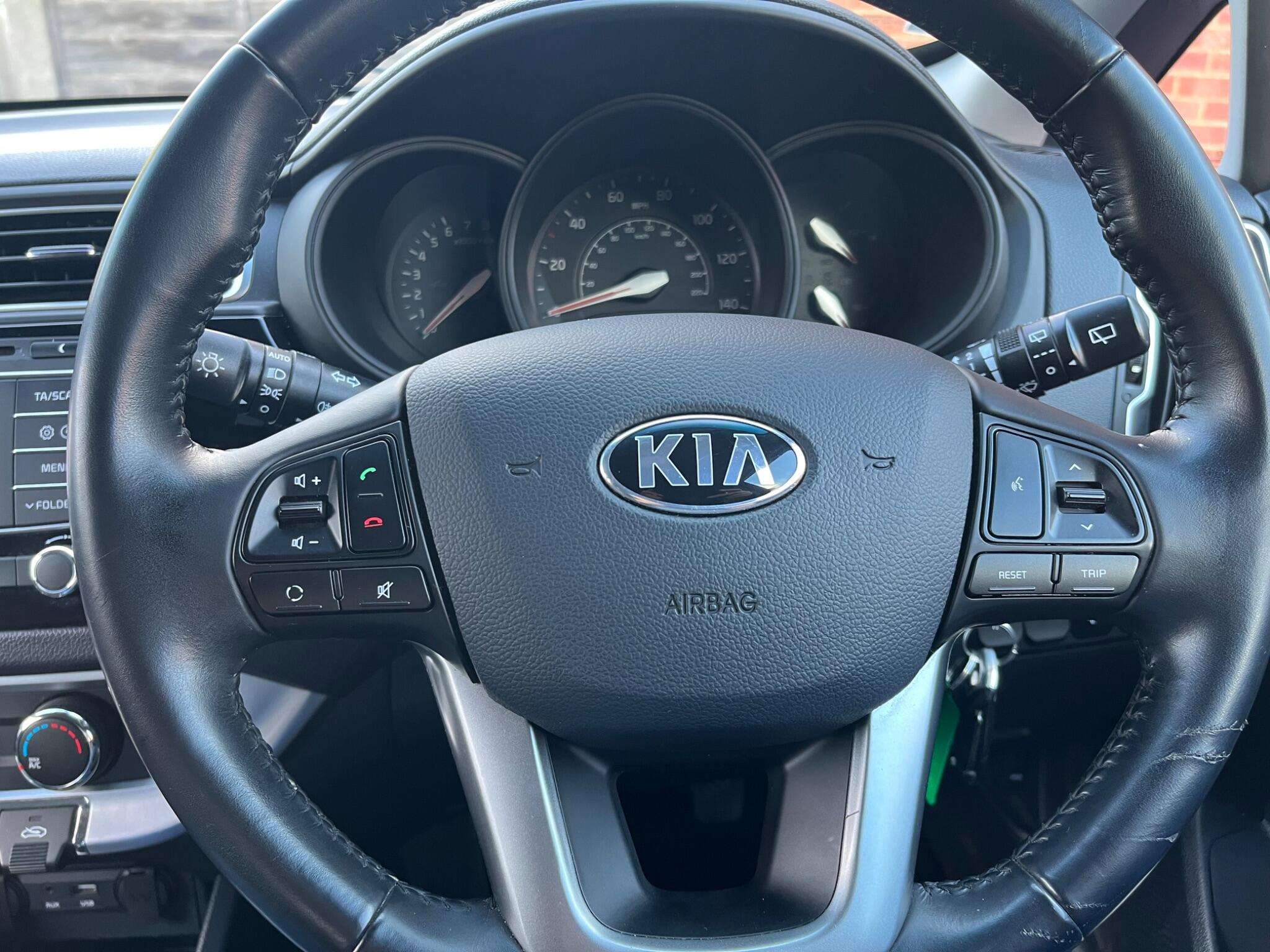 2016 KIA RIO 2016 KIA RIO