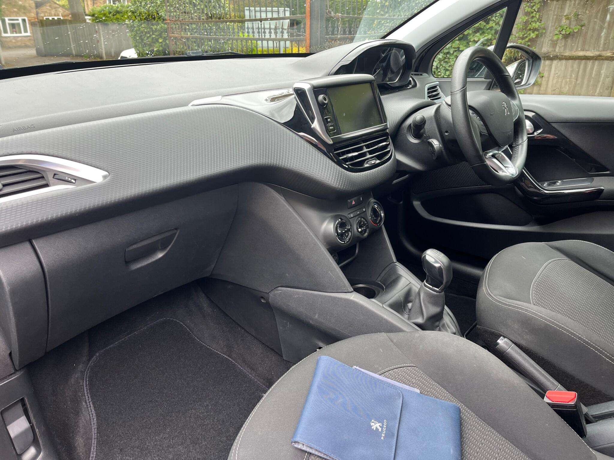 2018 PEUGEOT 208 2018 PEUGEOT 208