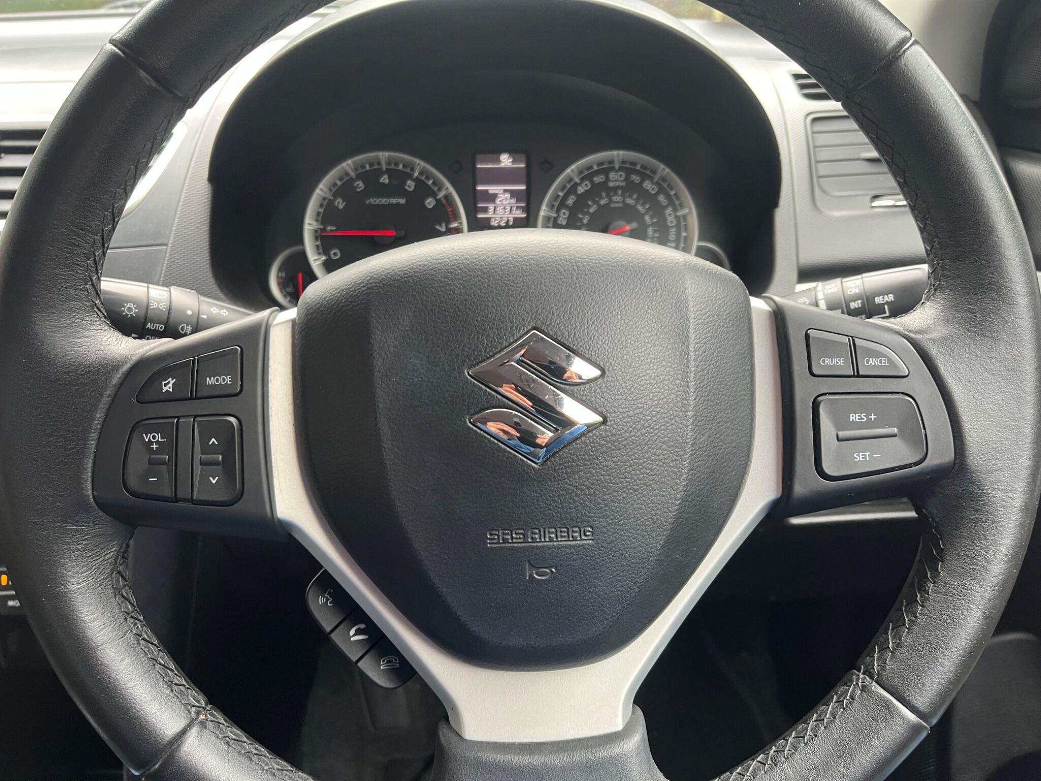 2015 SUZUKI SWIFT 2015 SUZUKI SWIFT