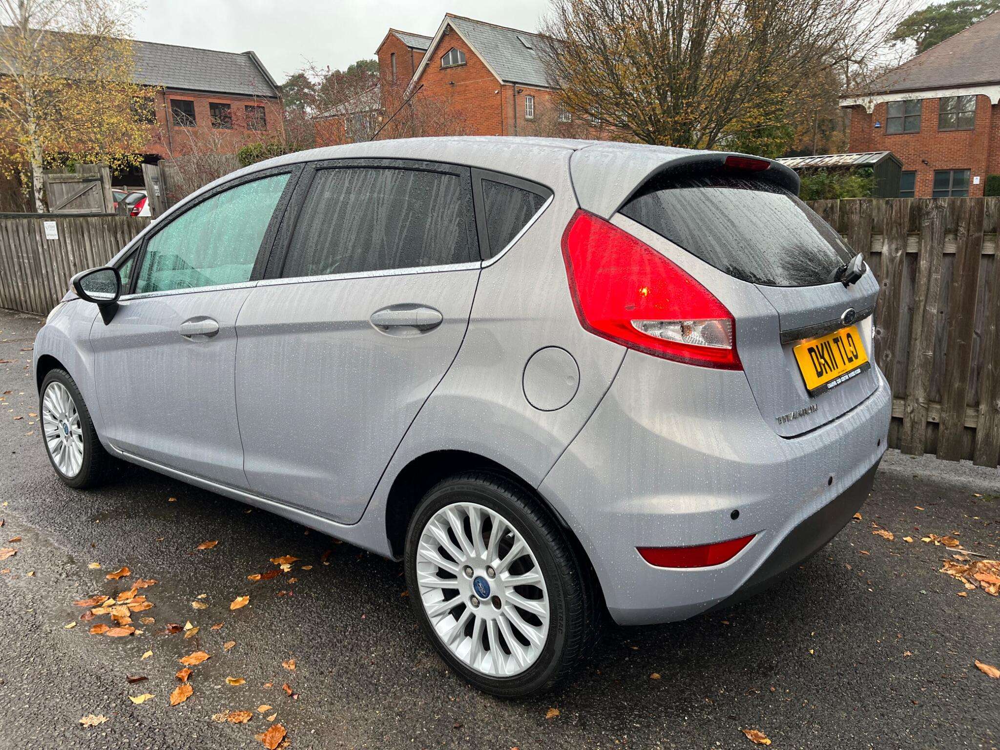 2011 FORD FIESTA 2011 FORD FIESTA