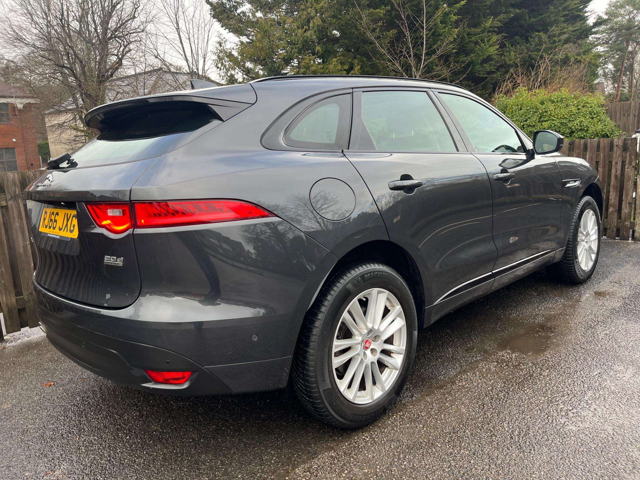 2016 JAGUAR F-PACE 2016 JAGUAR F-PACE