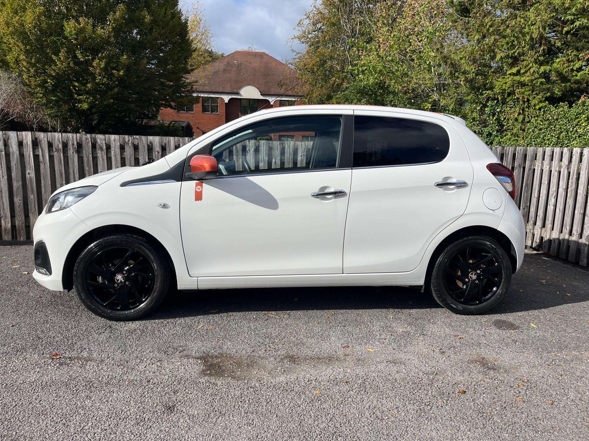 A 2017 PEUGEOT 108 1.2 PureTech Roland Garros Top! Euro 6 5dr A 2017 PEUGEOT 108 1.2 PureTech Roland Garros Top! Euro 6 5dr