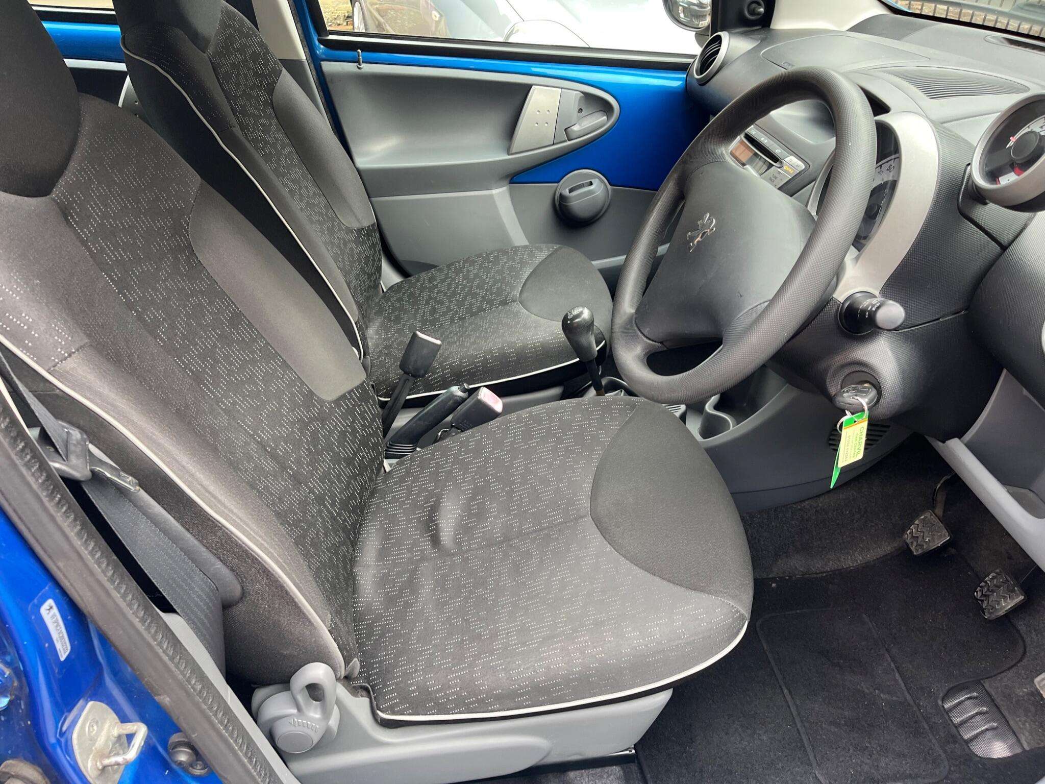 2009 PEUGEOT 107 2009 PEUGEOT 107