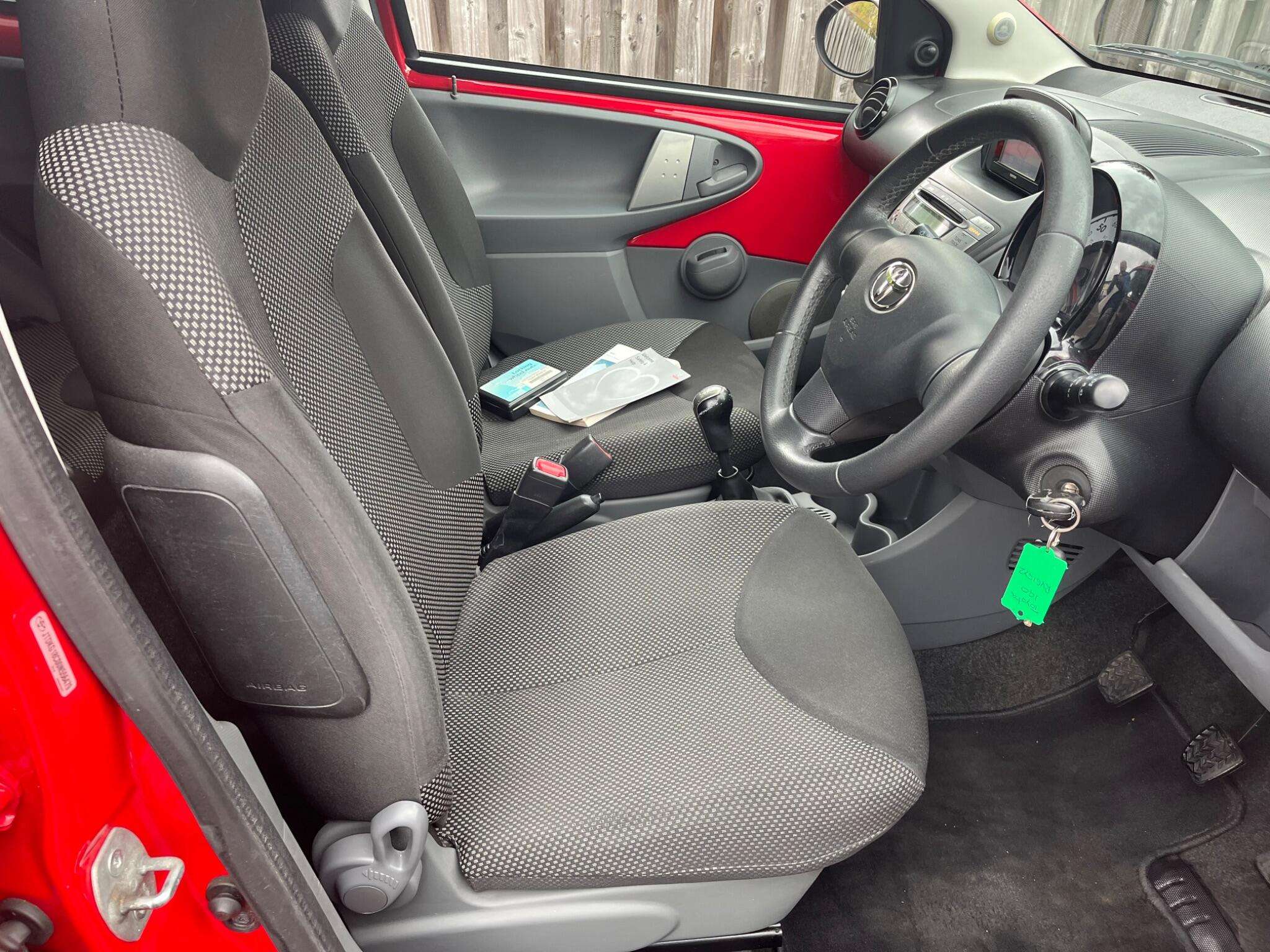 2011 TOYOTA AYGO 2011 TOYOTA AYGO