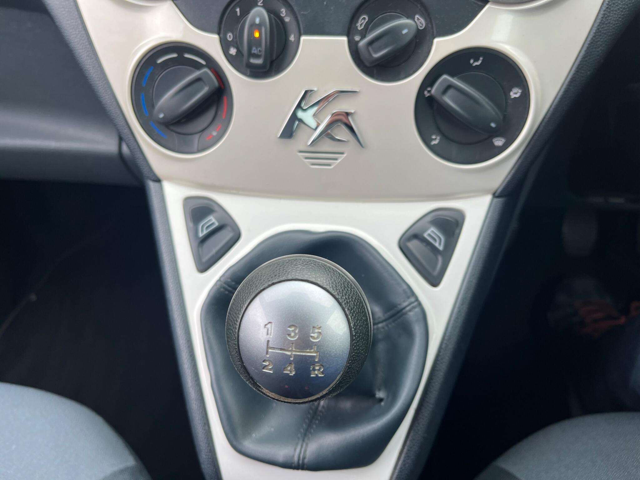 2011 FORD KA 2011 FORD KA