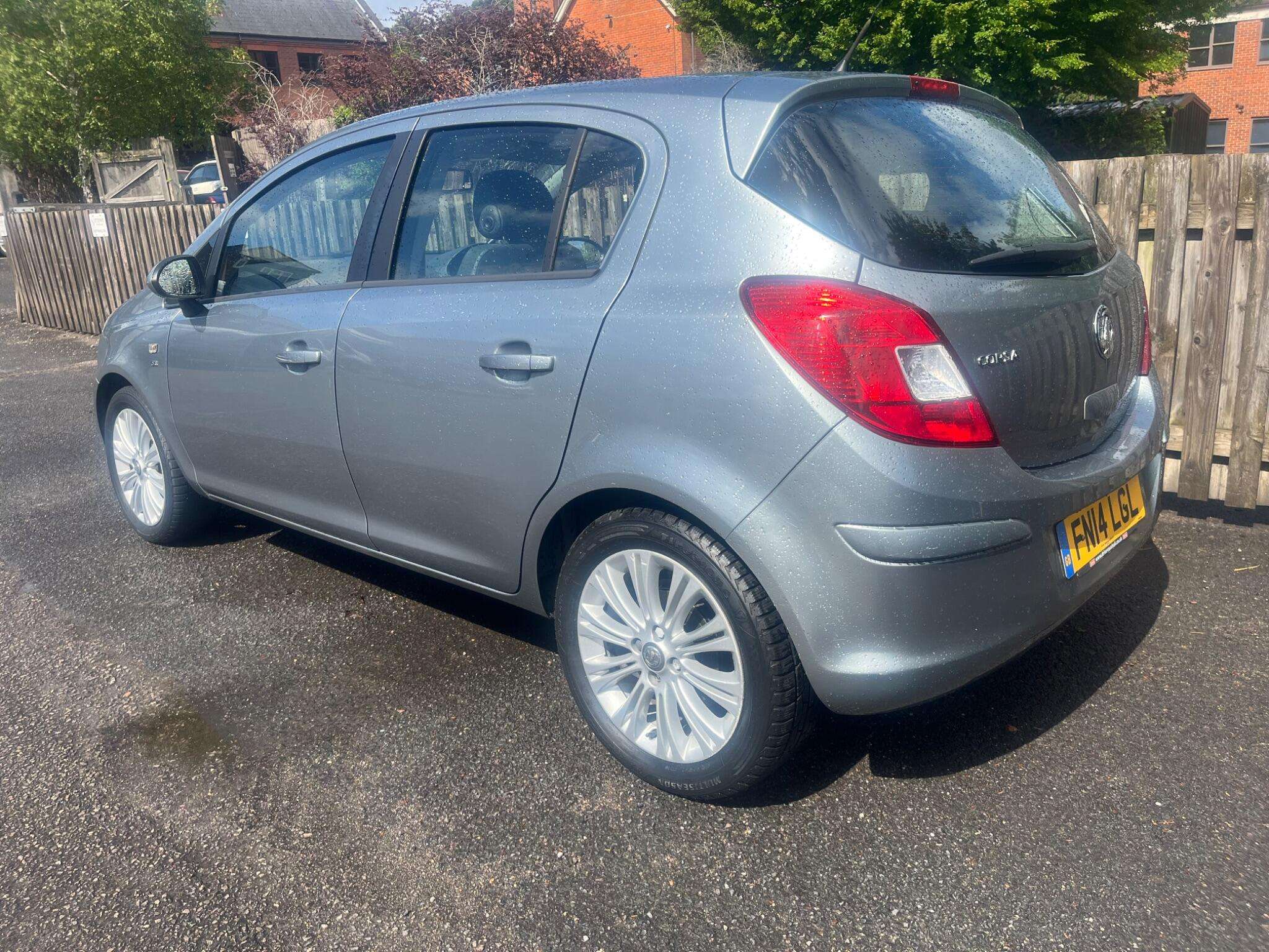 A 2014 VAUXHALL CORSA 1.4 16V SE Euro 5 5dr A 2014 VAUXHALL CORSA 1.4 16V SE Euro 5 5dr