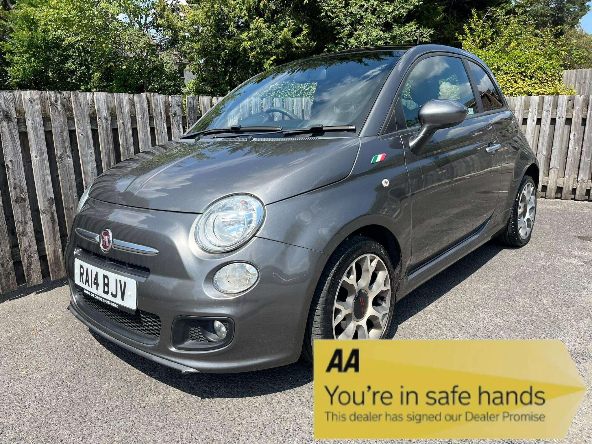 A 2014 FIAT 500 0.9 TwinAir S Euro 6 (s/s) 3dr A 2014 FIAT 500 0.9 TwinAir S Euro 6 (s/s) 3dr
