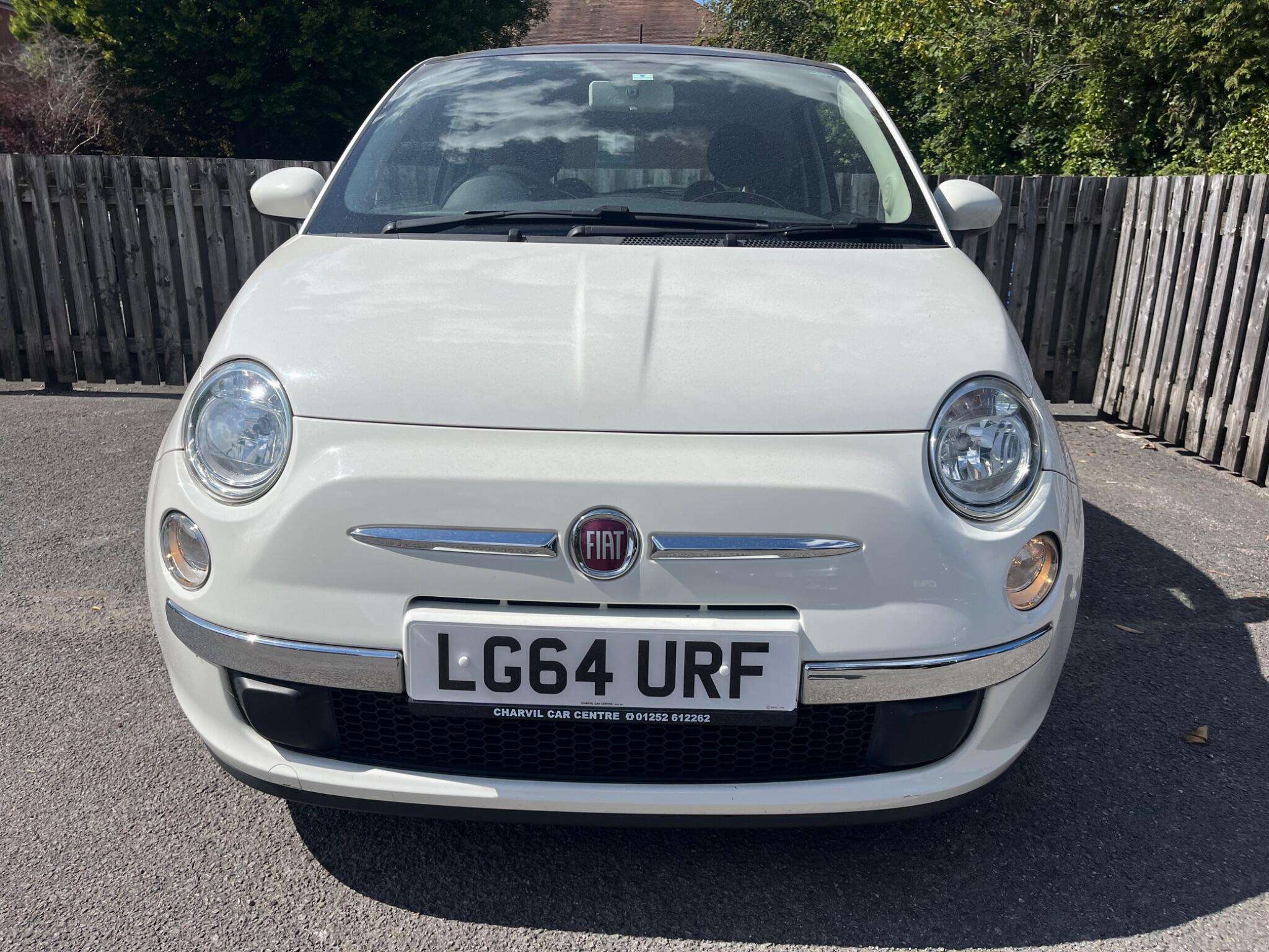 A 2014 FIAT 500 0.9 TwinAir Lounge Euro 6 (s/s) 3dr A 2014 FIAT 500 0.9 TwinAir Lounge Euro 6 (s/s) 3dr