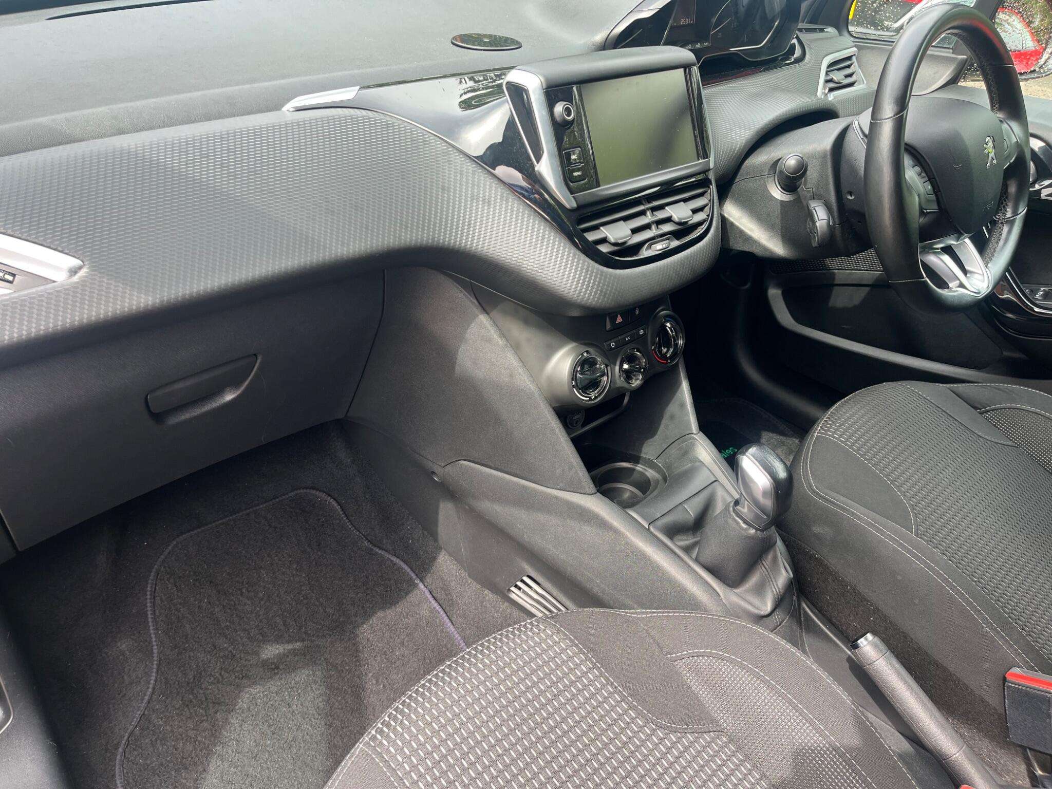 2016 PEUGEOT 208 2016 PEUGEOT 208