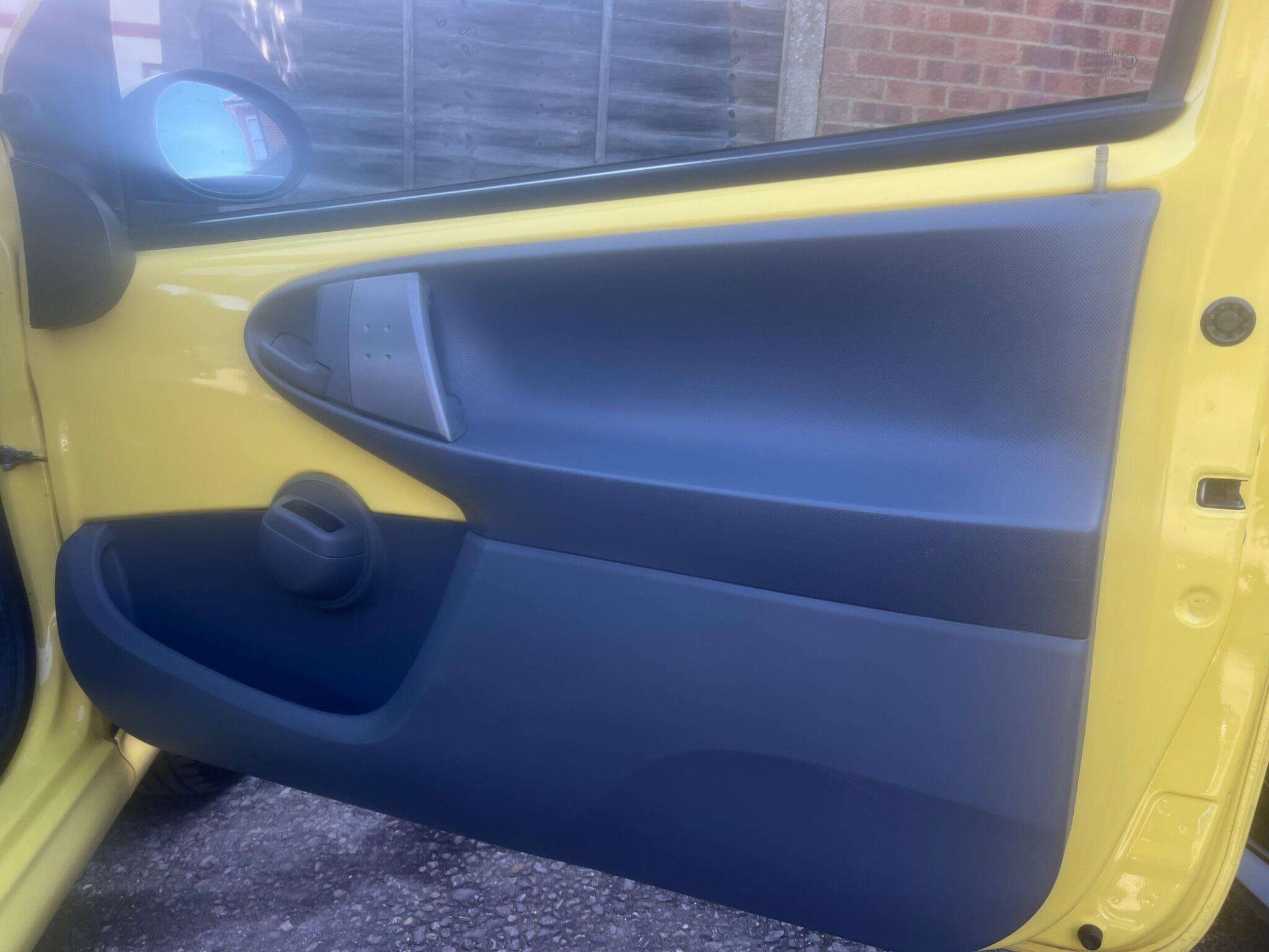 2010 PEUGEOT 107 2010 PEUGEOT 107