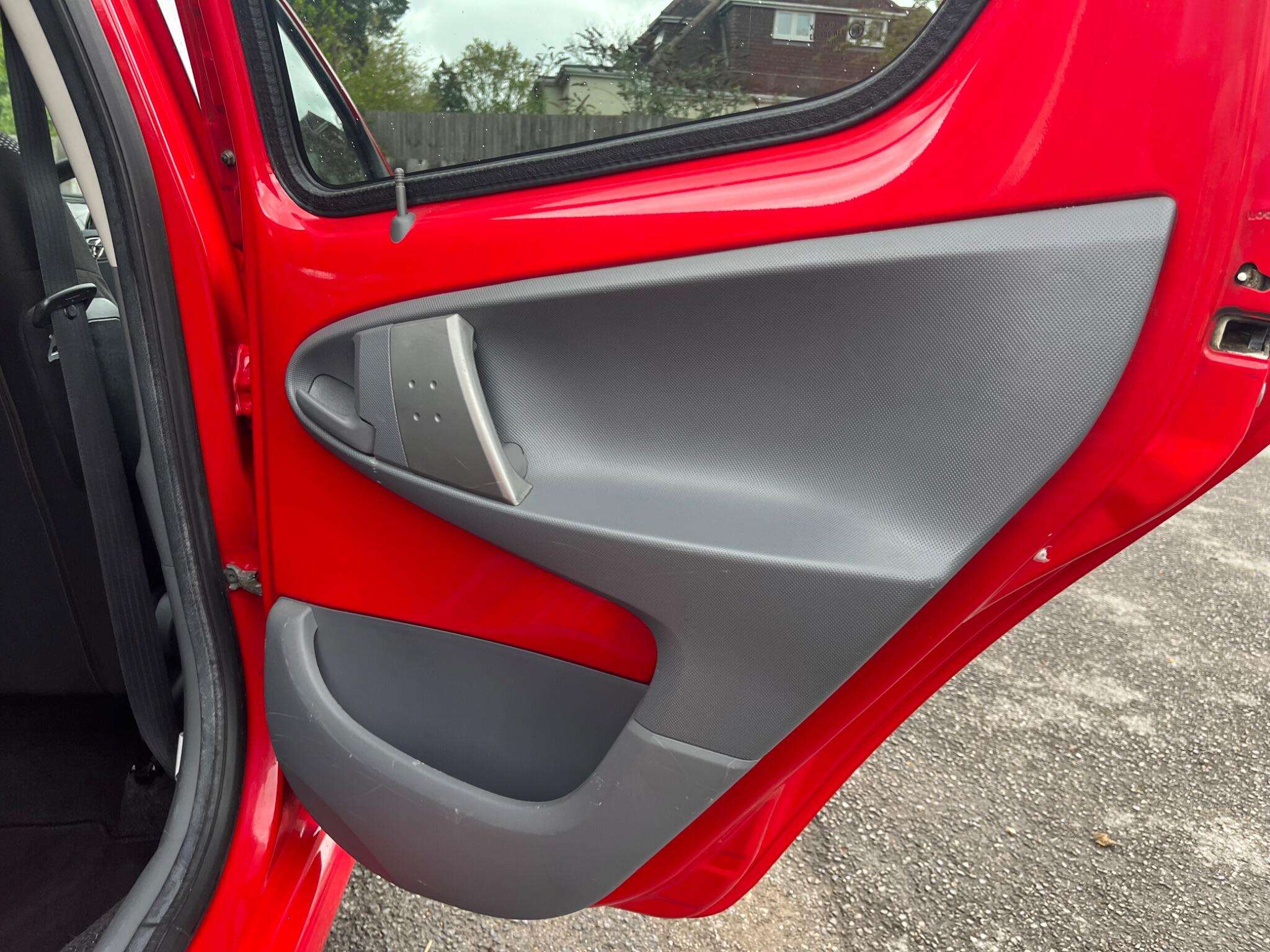 2011 TOYOTA AYGO 2011 TOYOTA AYGO