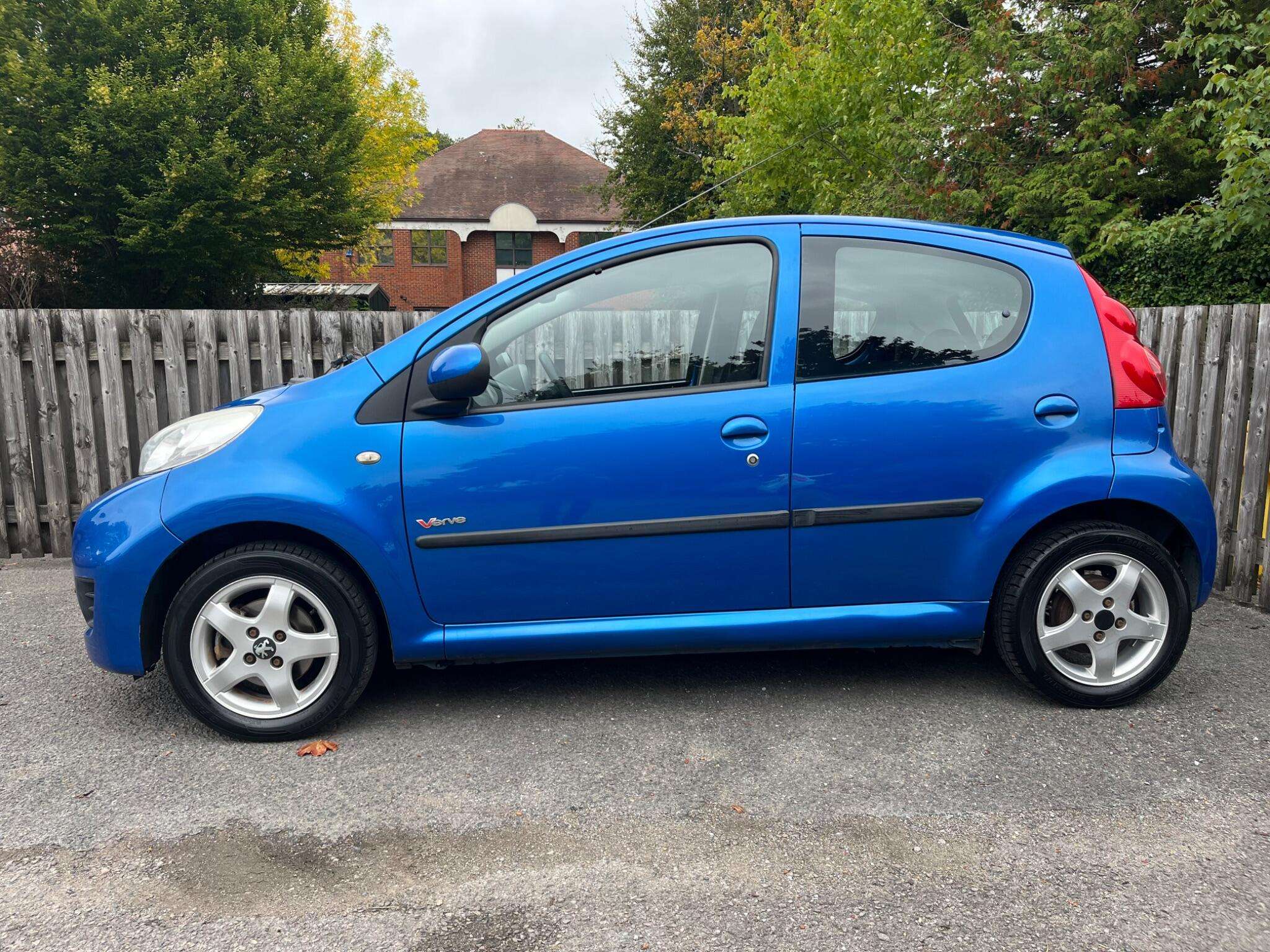 2009 PEUGEOT 107 2009 PEUGEOT 107