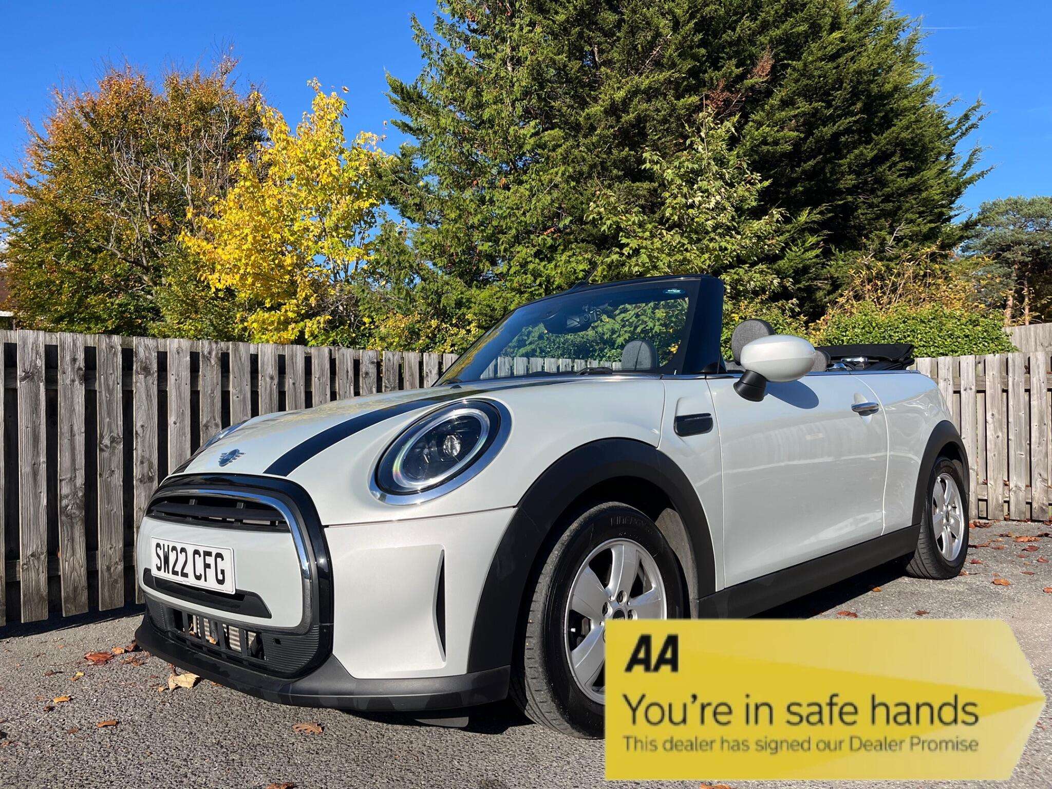 A 2022 MINI CONVERTIBLE 1.5 Cooper Classic Euro 6 (s/s) 2dr A 2022 MINI CONVERTIBLE 1.5 Cooper Classic Euro 6 (s/s) 2dr
