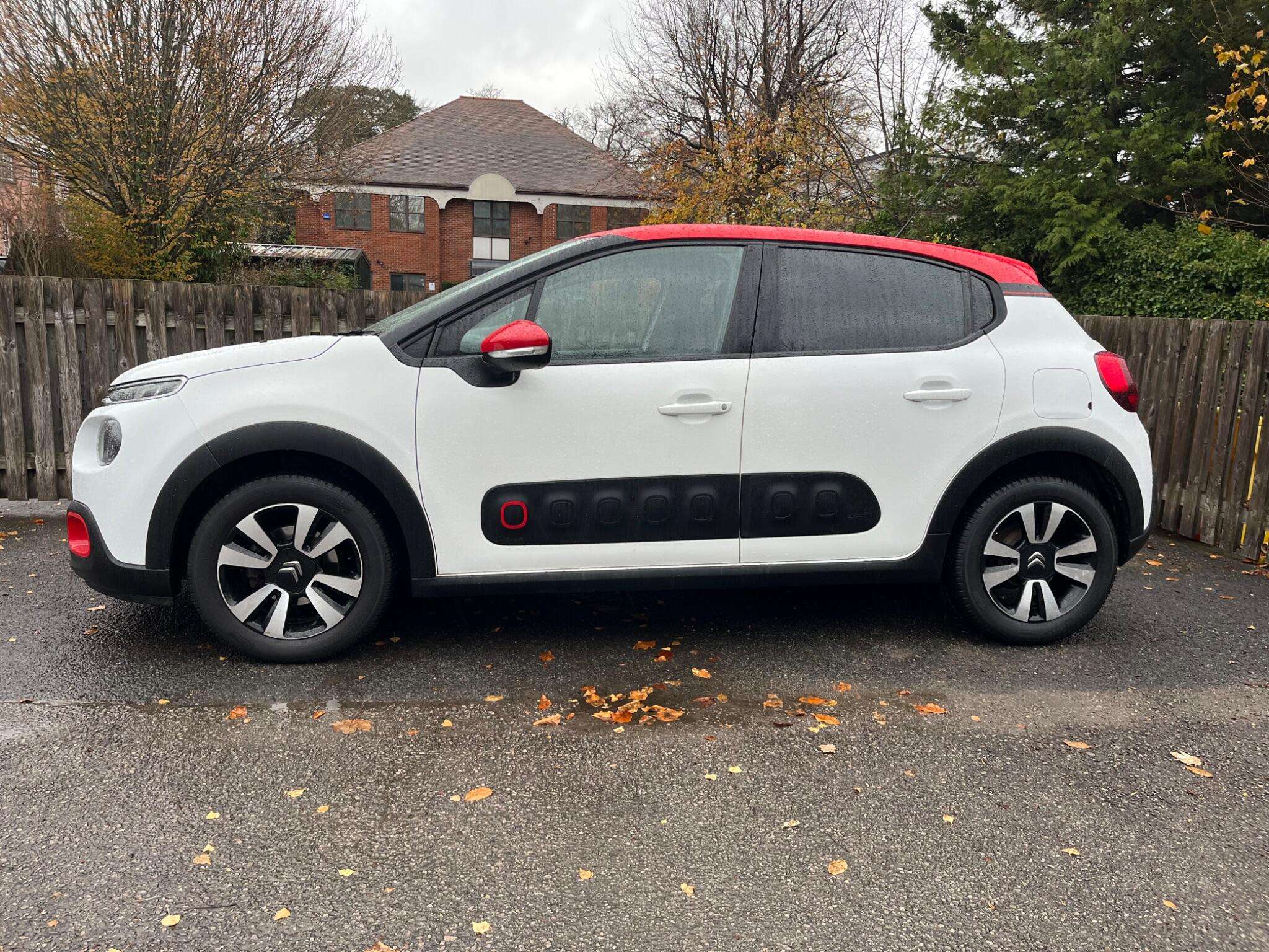 A 2017 CITROEN C3 1.2 PureTech Flair Euro 6 5dr A 2017 CITROEN C3 1.2 PureTech Flair Euro 6 5dr