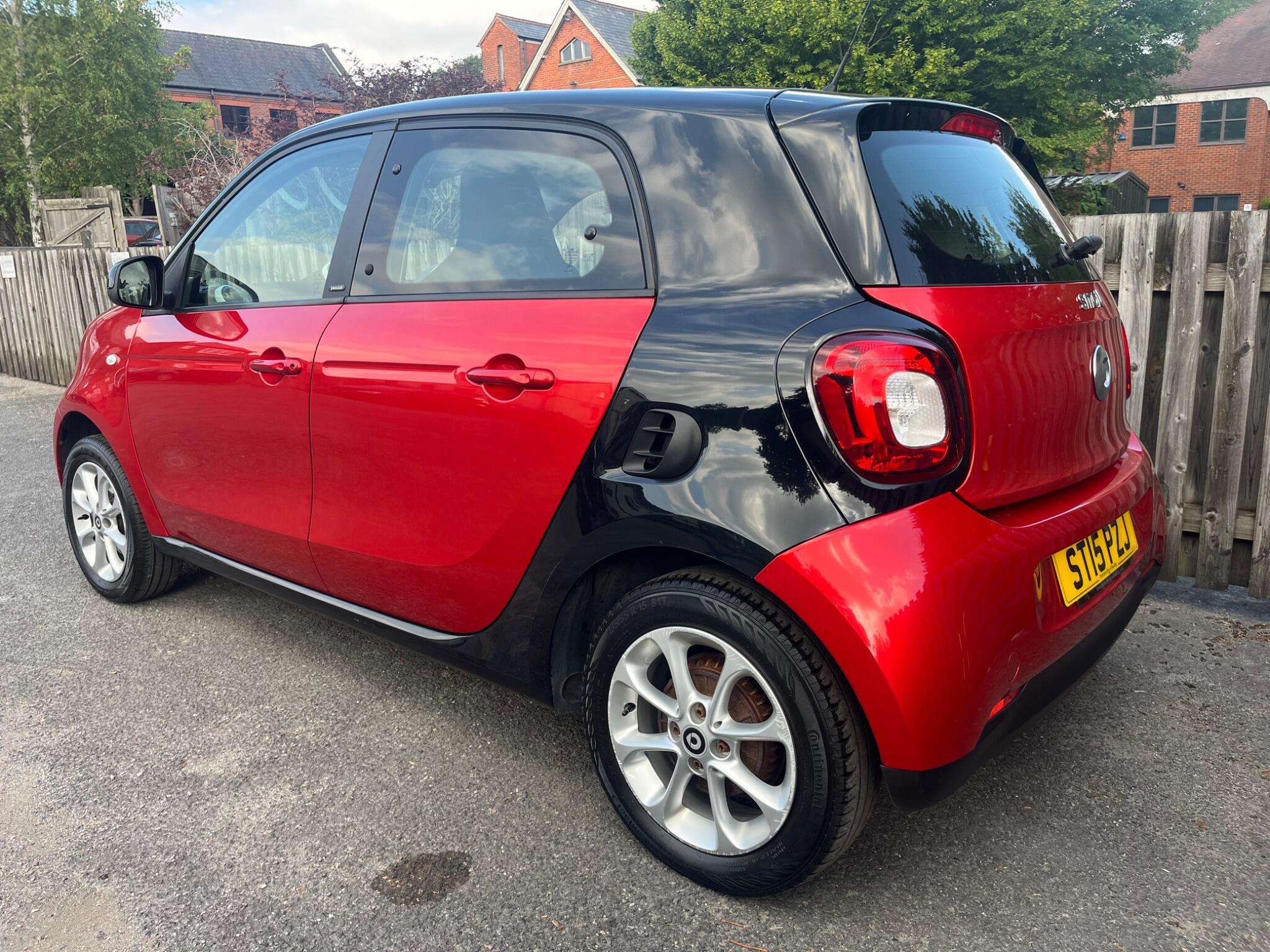 A 2015 SMART FORFOUR 1.0 Passion Euro 6 (s/s) 5dr A 2015 SMART FORFOUR 1.0 Passion Euro 6 (s/s) 5dr