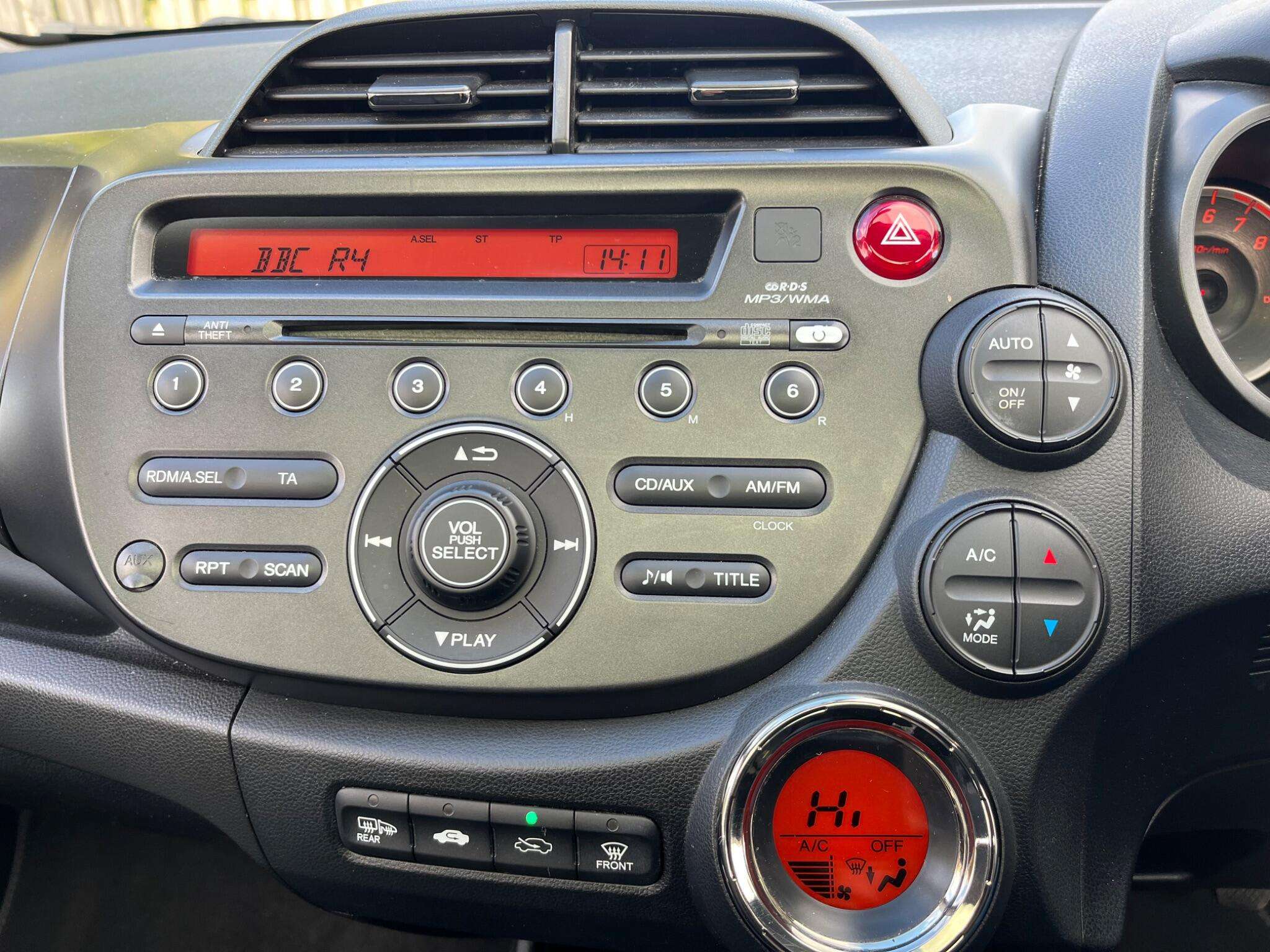 2014 HONDA JAZZ 2014 HONDA JAZZ