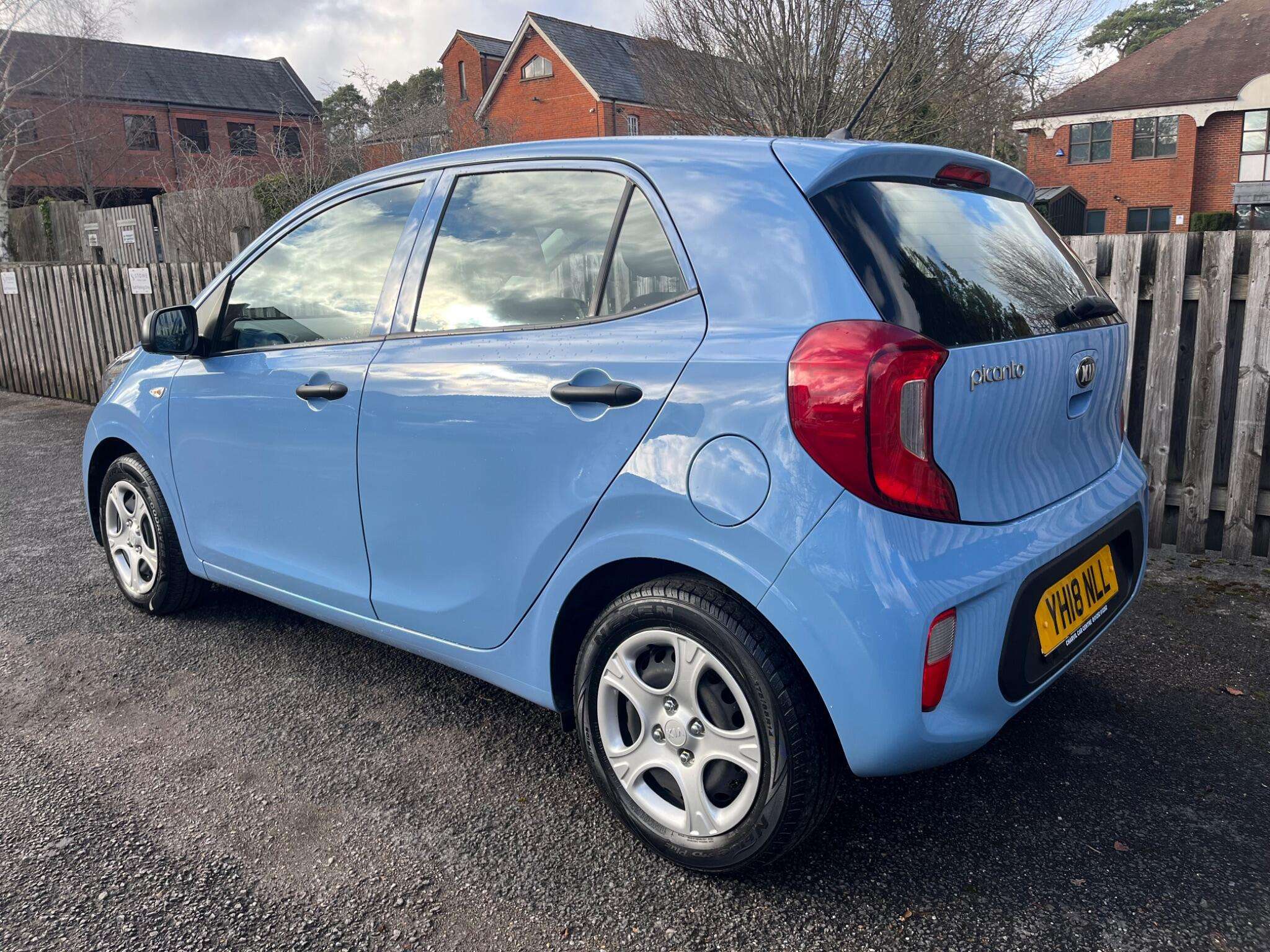 A 2018 KIA PICANTO 1.0 1 Euro 6 5dr A 2018 KIA PICANTO 1.0 1 Euro 6 5dr