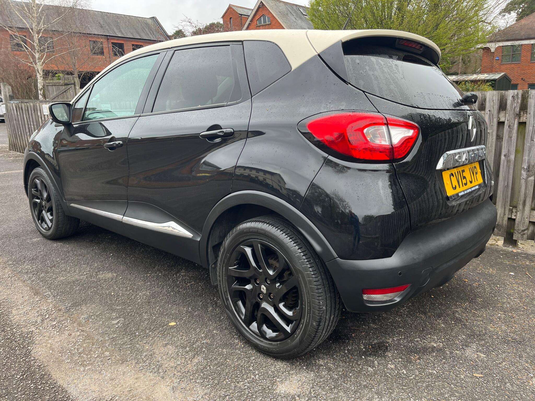 A 2015 RENAULT CAPTUR 0.9 TCe ENERGY Dynamique S MediaNav Euro 5 (s/s) 5dr A 2015 RENAULT CAPTUR 0.9 TCe ENERGY Dynamique S MediaNav Euro 5 (s/s) 5dr