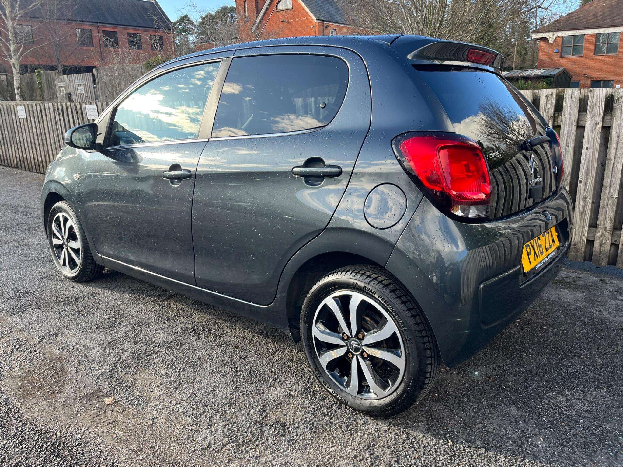 A 2016 CITROEN C1 1.2 PureTech Flair Euro 6 5dr A 2016 CITROEN C1 1.2 PureTech Flair Euro 6 5dr