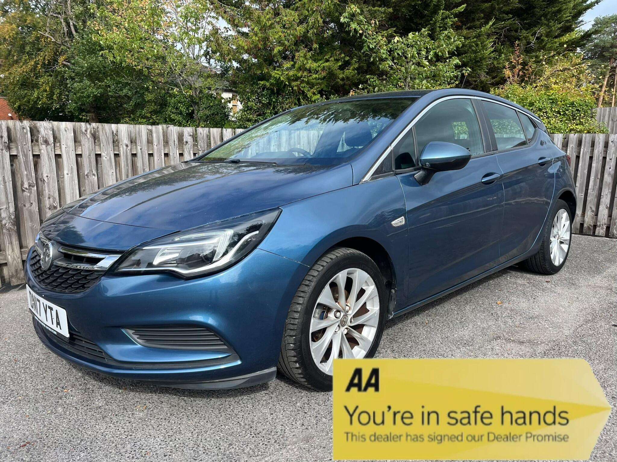 A 2017 VAUXHALL ASTRA 1.4i Turbo Design Euro 6 5dr A 2017 VAUXHALL ASTRA 1.4i Turbo Design Euro 6 5dr