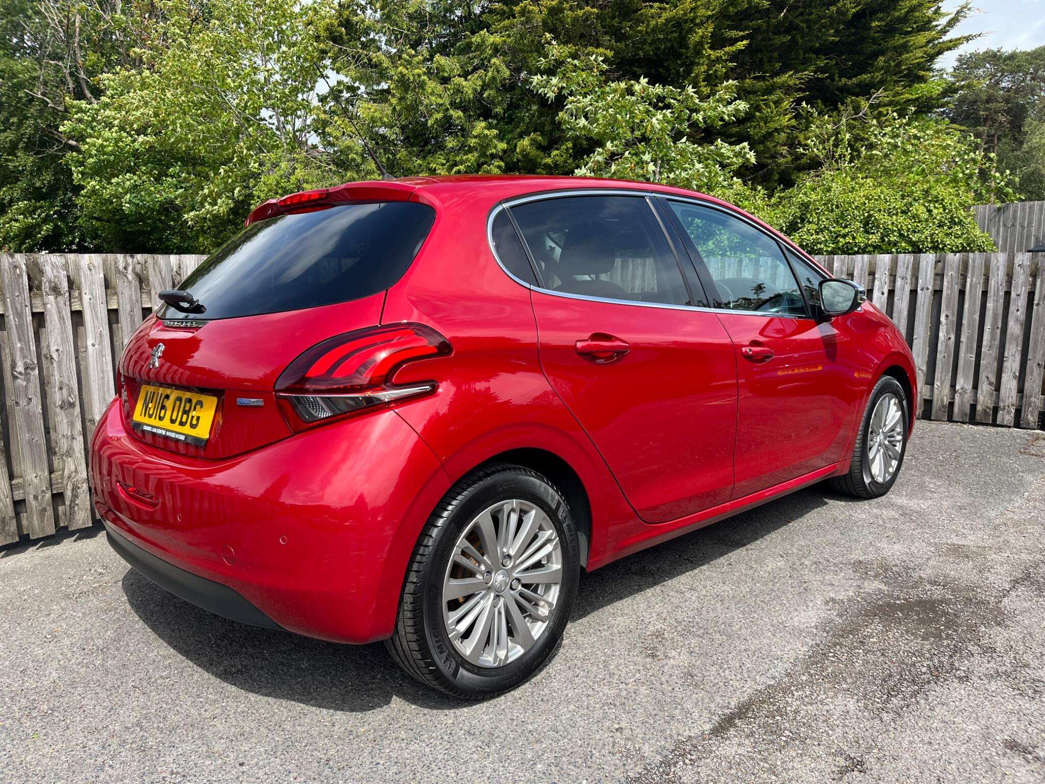 2016 PEUGEOT 208 2016 PEUGEOT 208