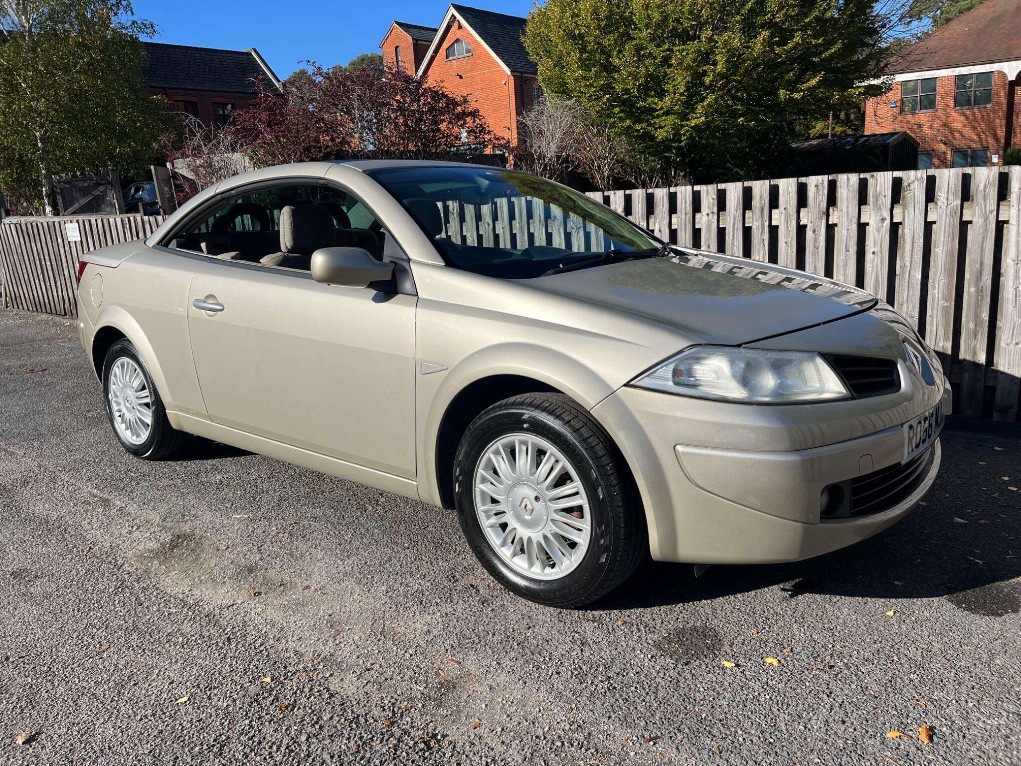 2006 RENAULT MEGANE 2006 RENAULT MEGANE