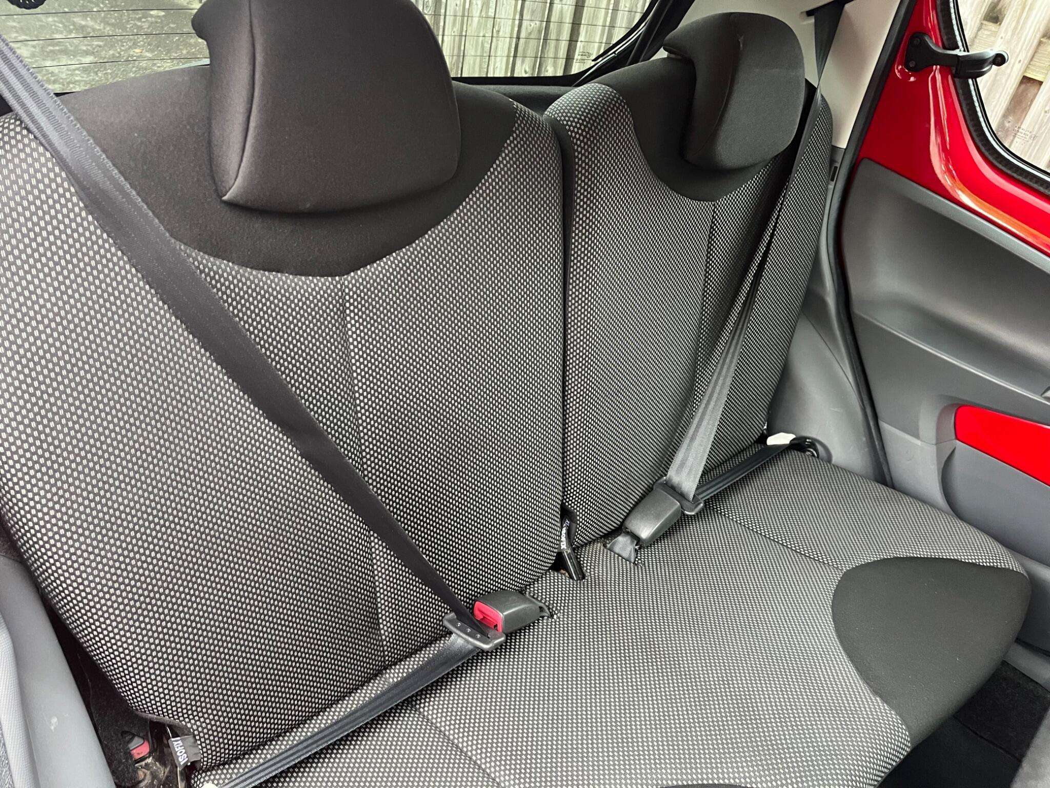 2011 TOYOTA AYGO 2011 TOYOTA AYGO