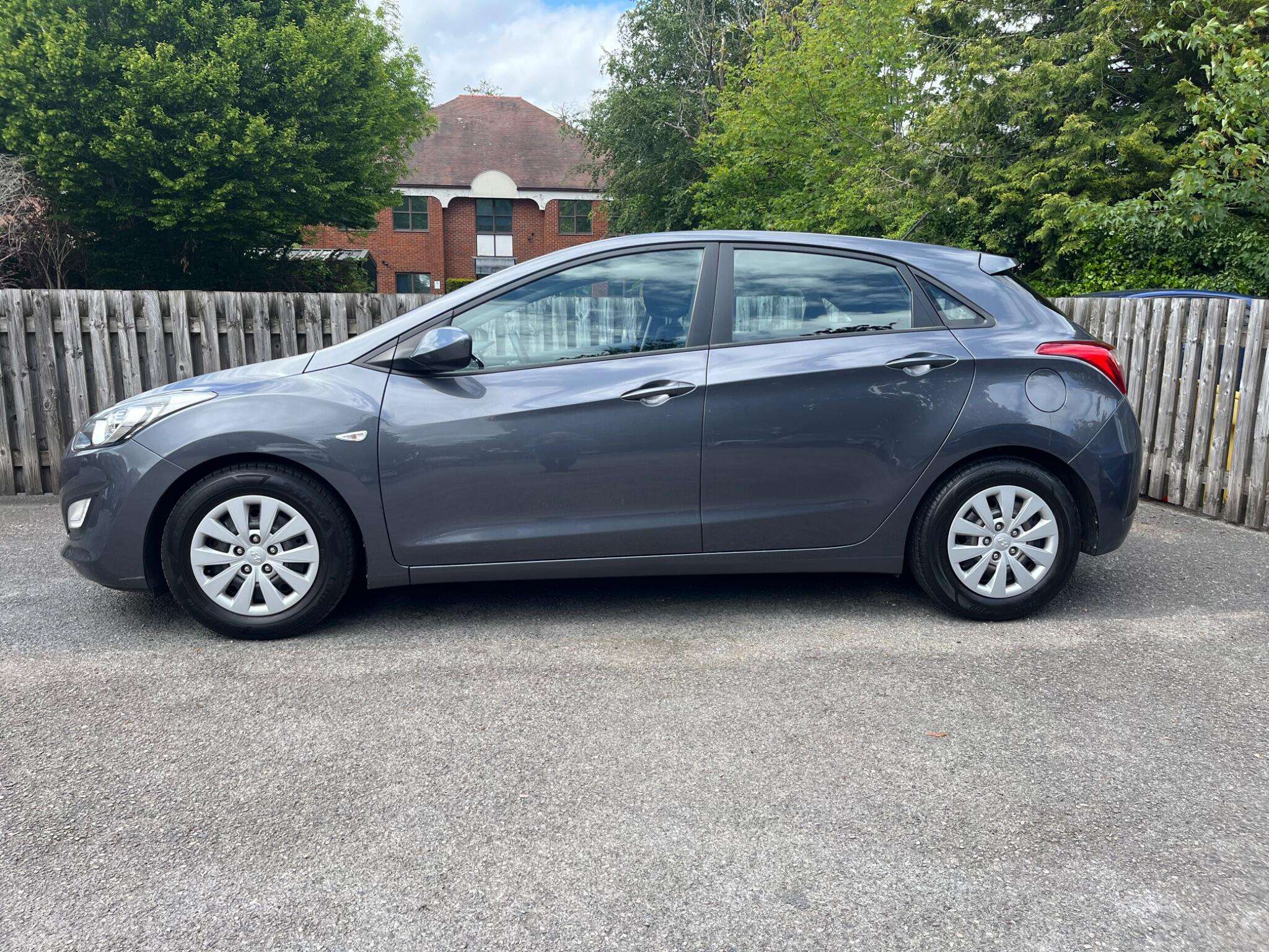 A 2015 HYUNDAI I30 1.4 Blue Drive S Euro 6 (s/s) 5dr A 2015 HYUNDAI I30 1.4 Blue Drive S Euro 6 (s/s) 5dr