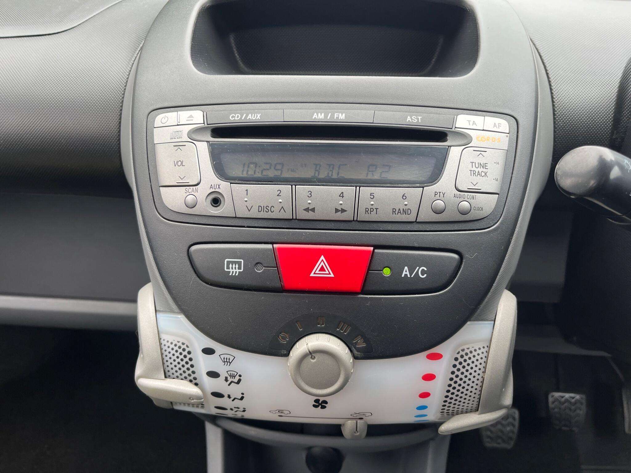 2009 PEUGEOT 107 2009 PEUGEOT 107