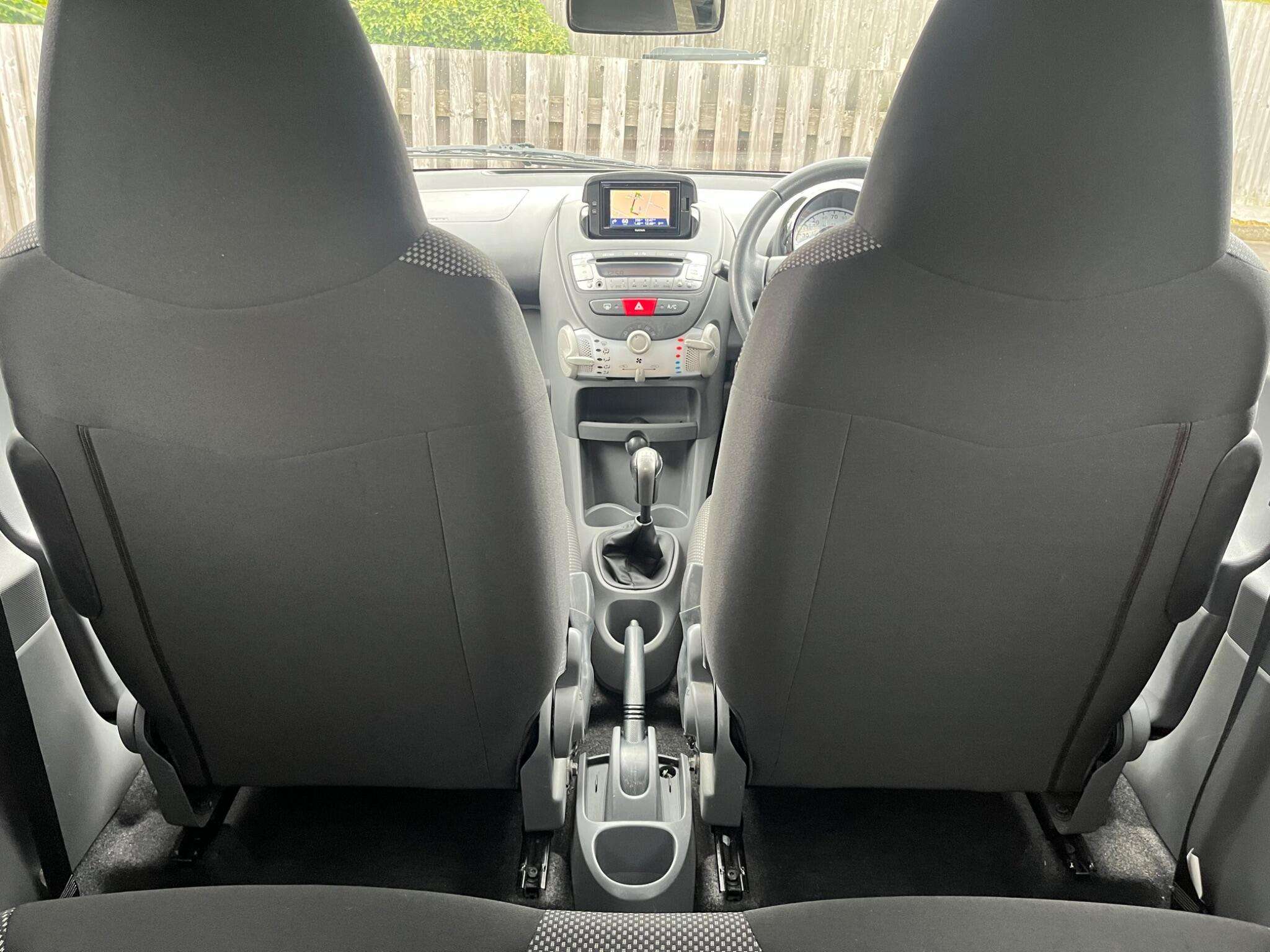 2011 TOYOTA AYGO 2011 TOYOTA AYGO