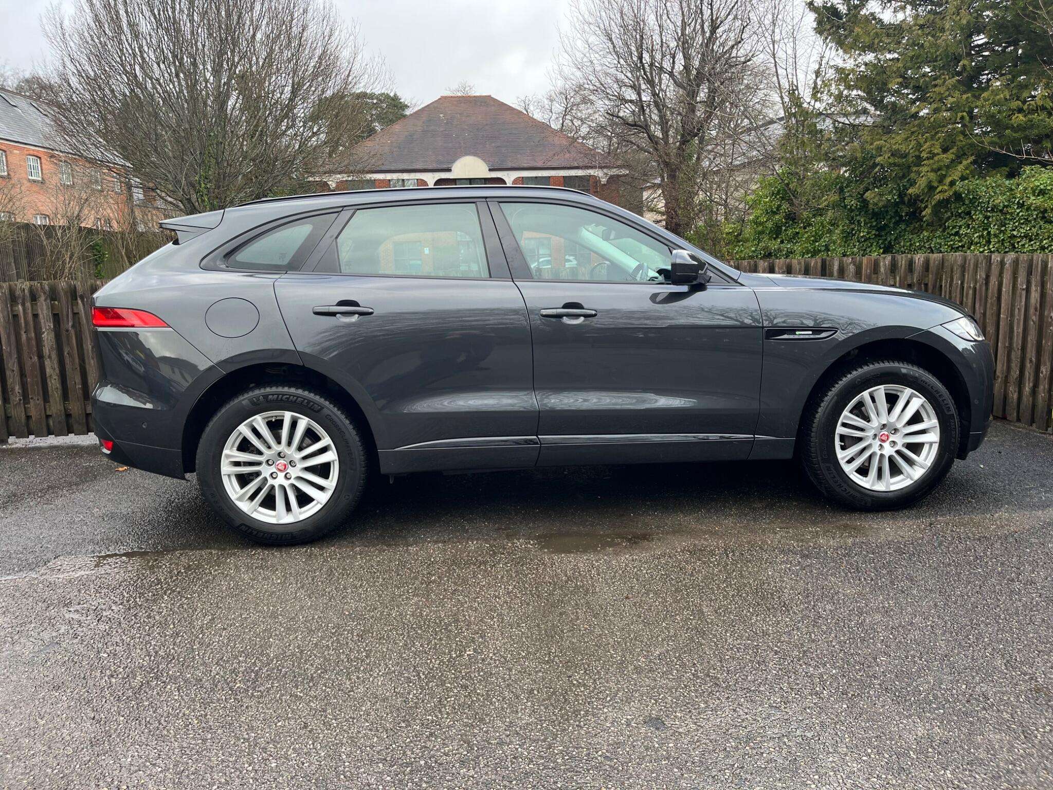 2016 JAGUAR F-PACE 2016 JAGUAR F-PACE