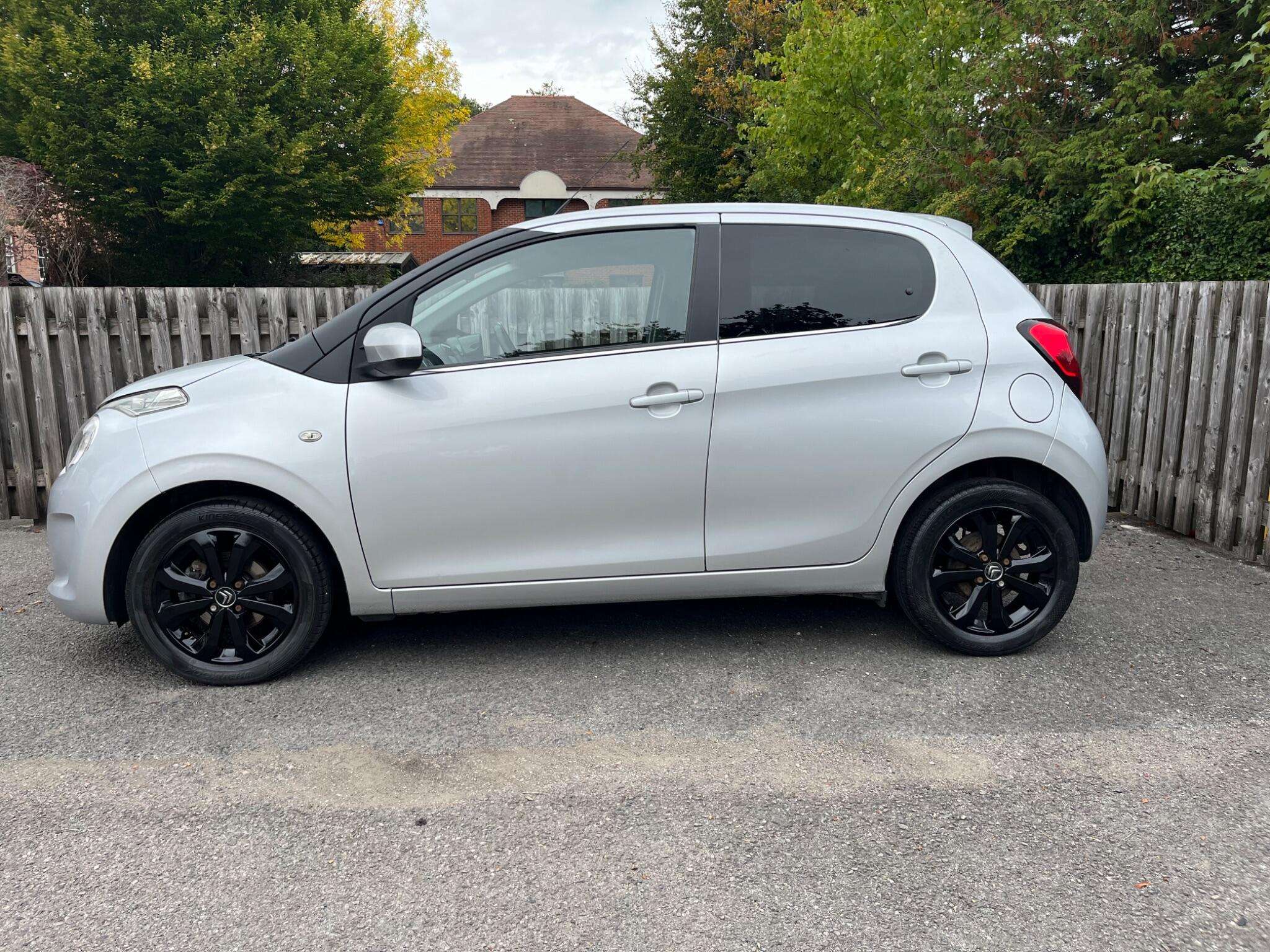 A 2016 CITROEN C1 1.2 PureTech Flair Euro 6 5dr A 2016 CITROEN C1 1.2 PureTech Flair Euro 6 5dr