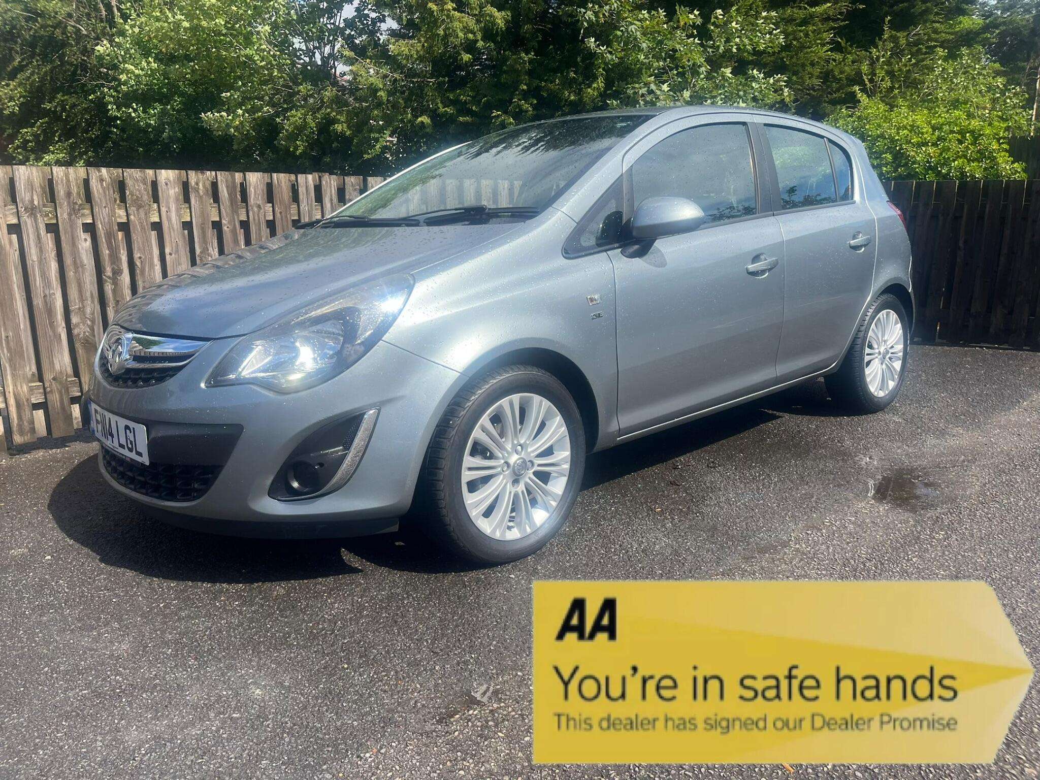 A 2014 VAUXHALL CORSA 1.4 16V SE Euro 5 5dr A 2014 VAUXHALL CORSA 1.4 16V SE Euro 5 5dr